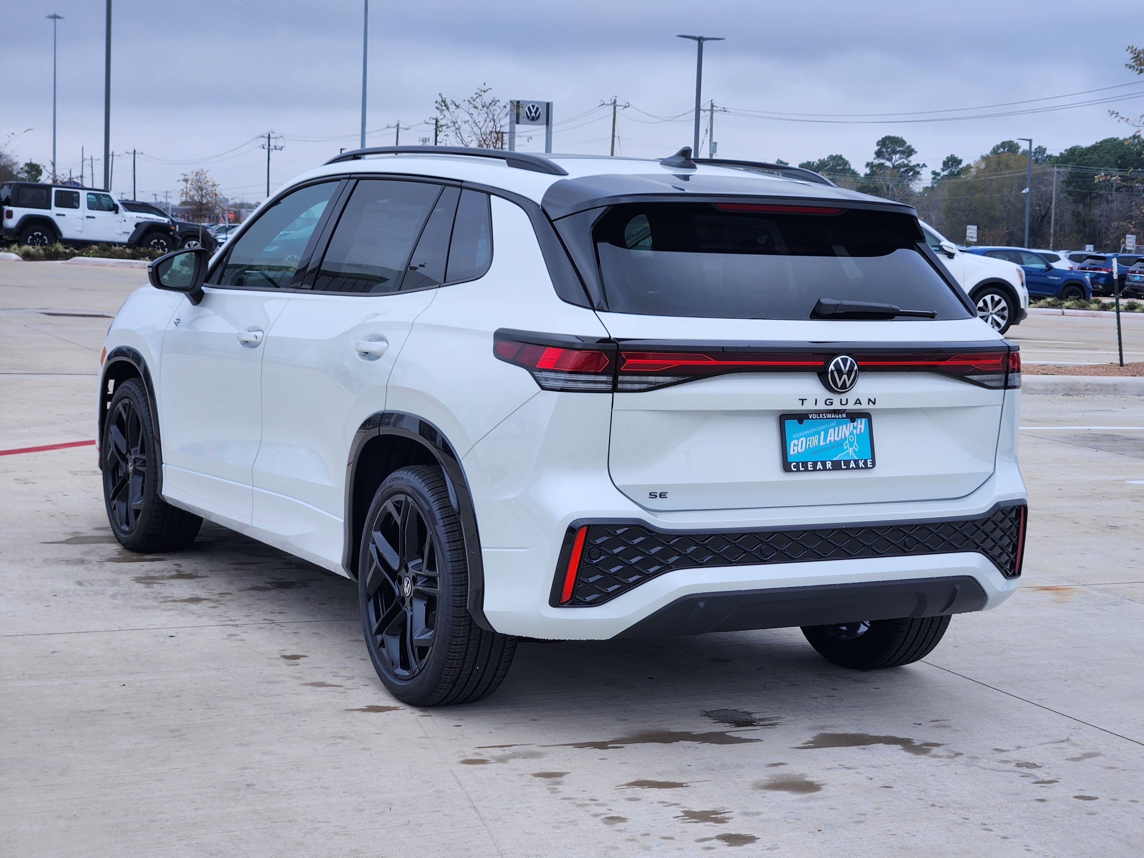 2026 Volkswagen Tiguan SE R-Line Black