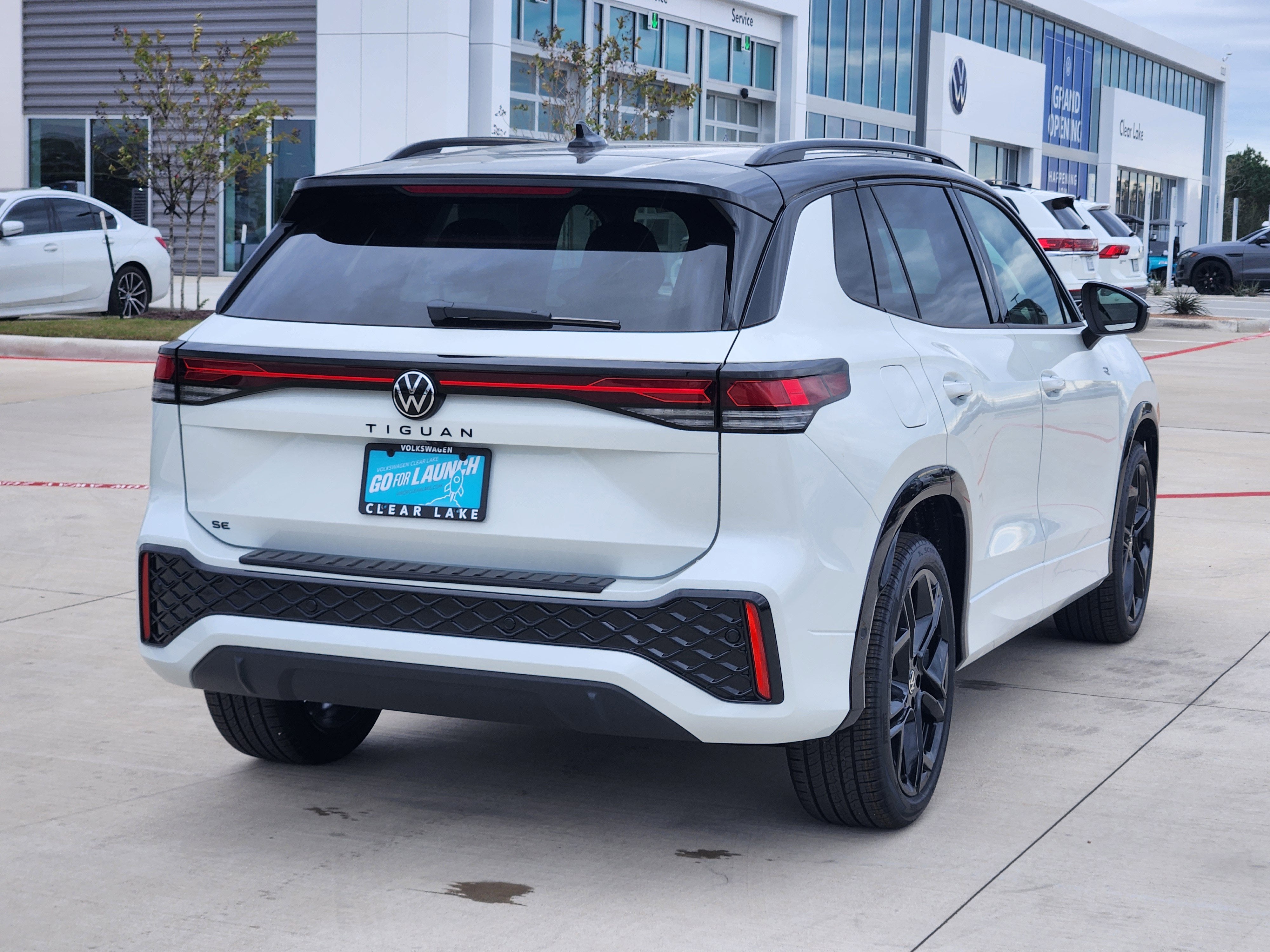 2026 Volkswagen Tiguan SE R-Line Black