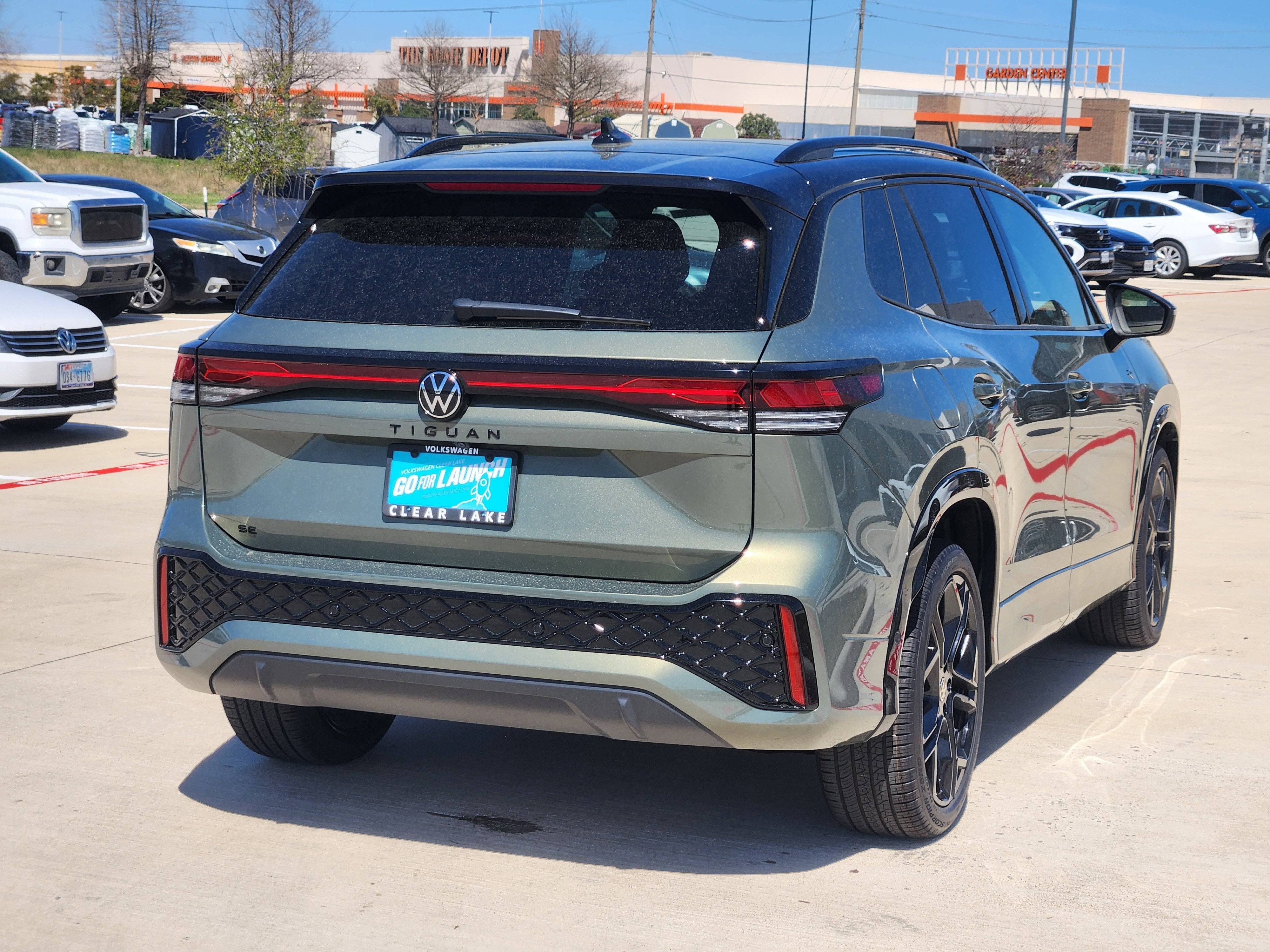 2026 Volkswagen Tiguan SE R-Line Black