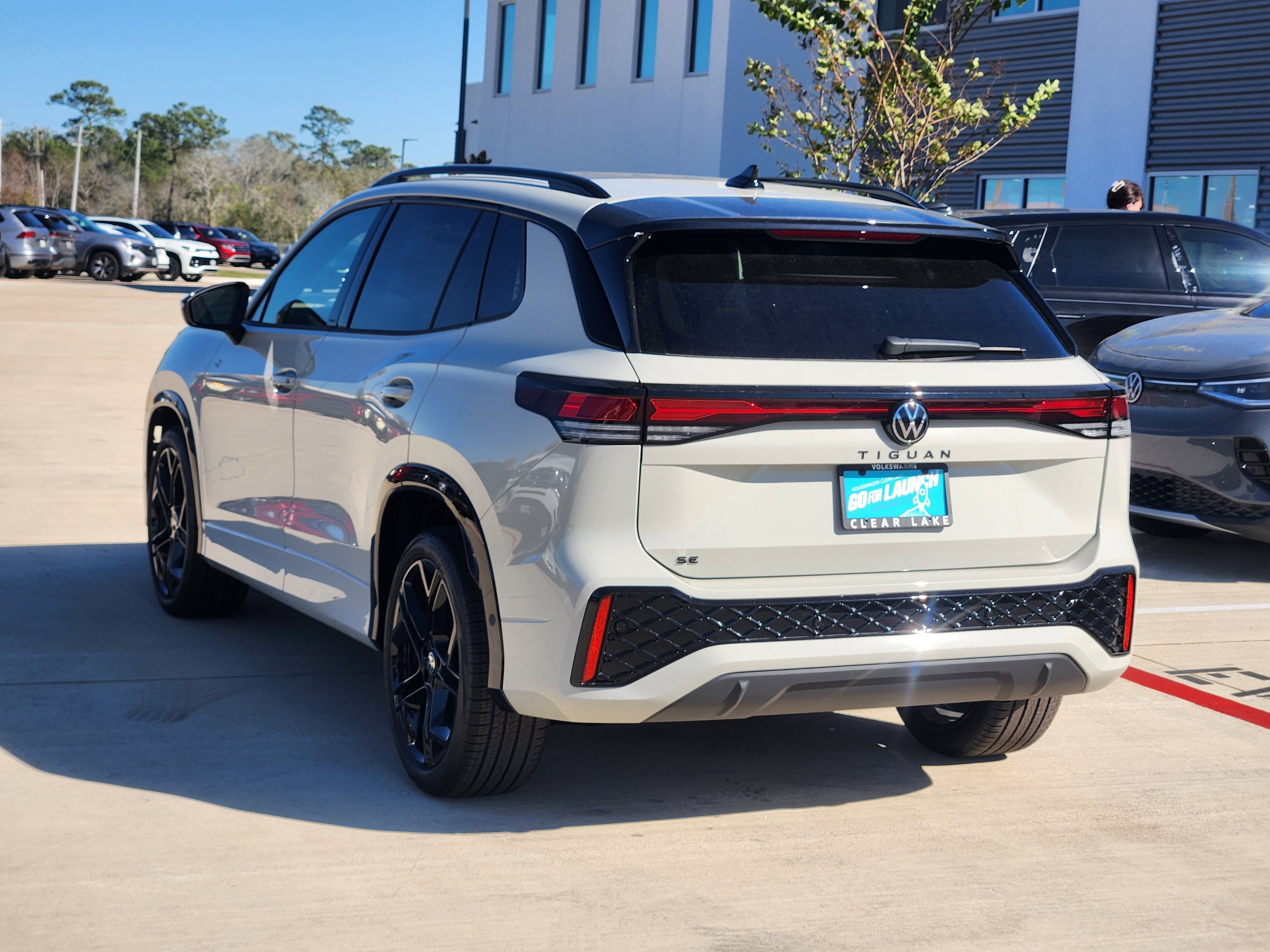 2026 Volkswagen Tiguan SE R-Line Black