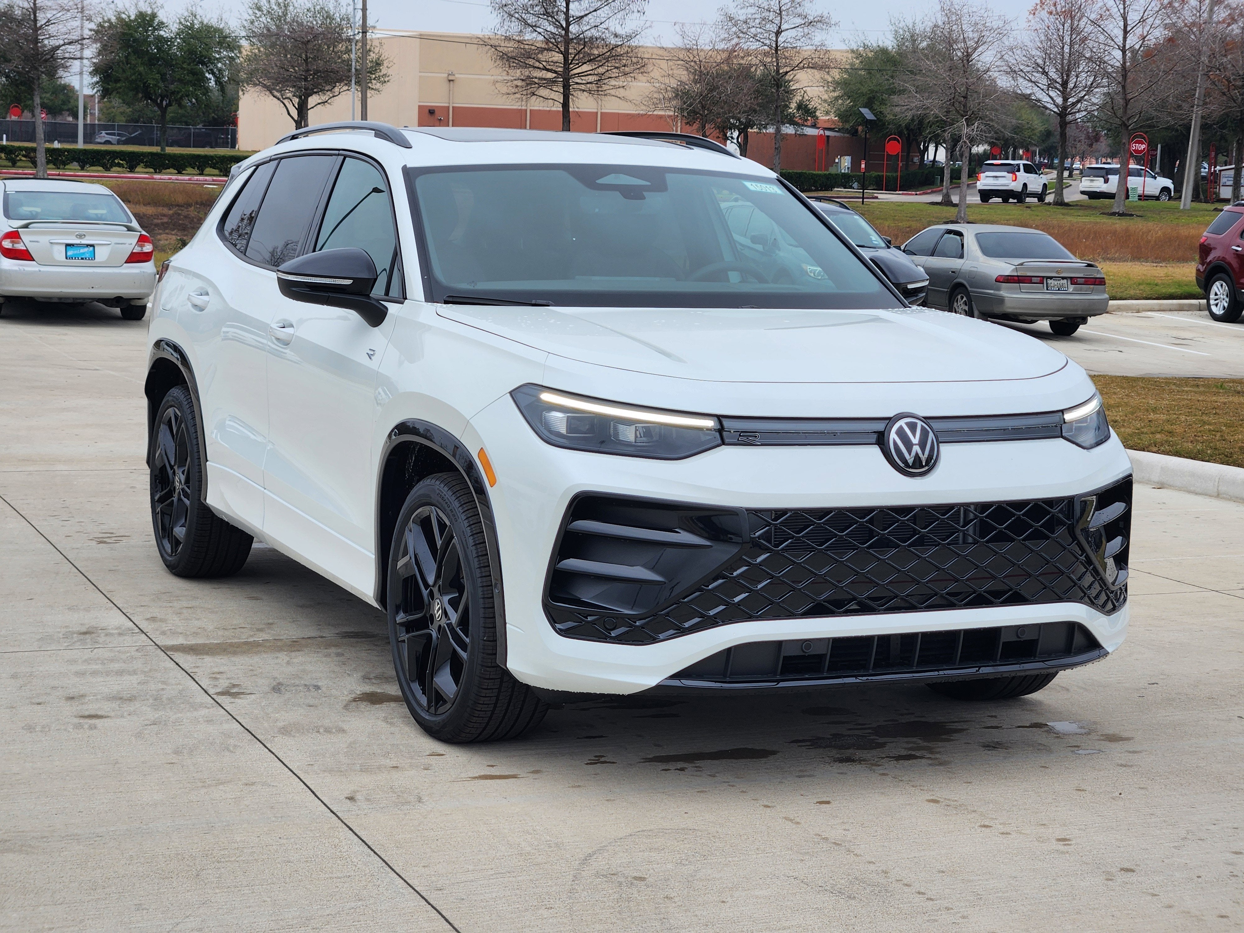 2026 Volkswagen Tiguan SE R-Line Black