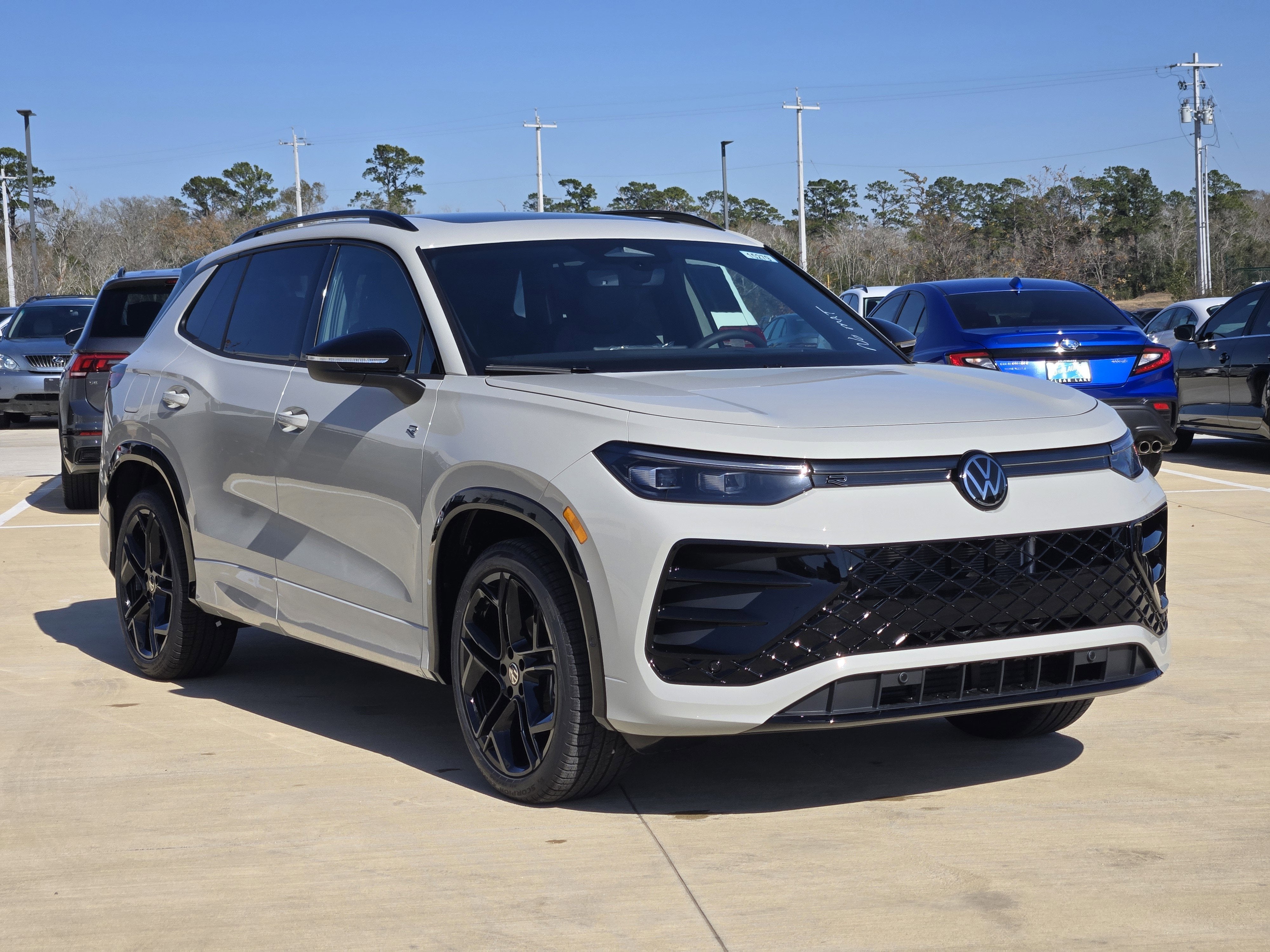 2026 Volkswagen Tiguan SE R-Line Black