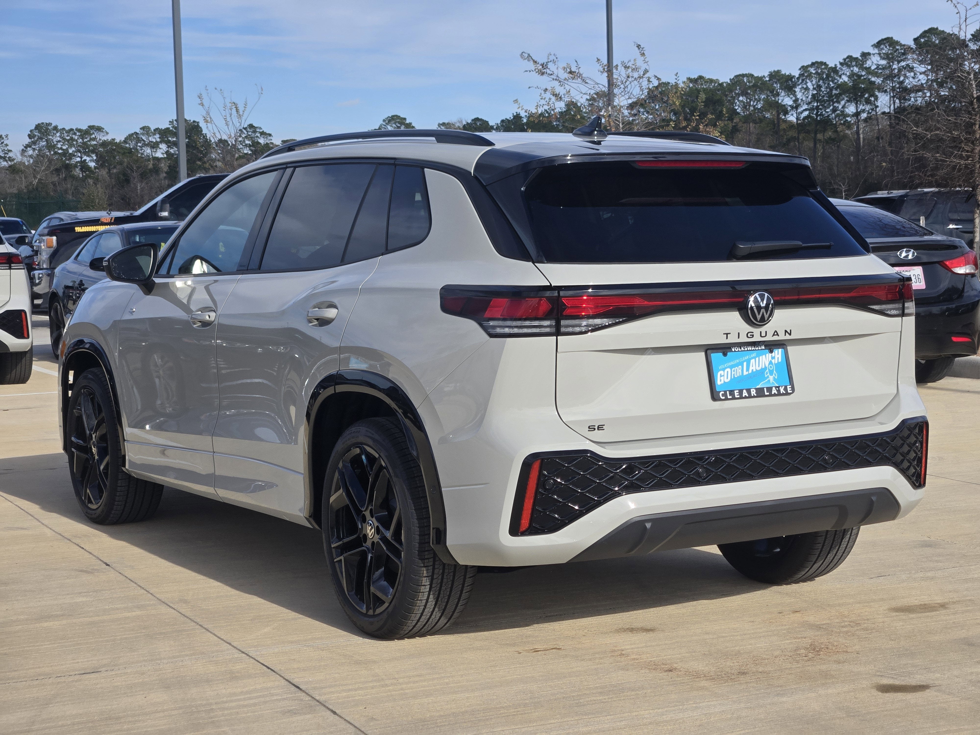 2026 Volkswagen Tiguan SE R-Line Black