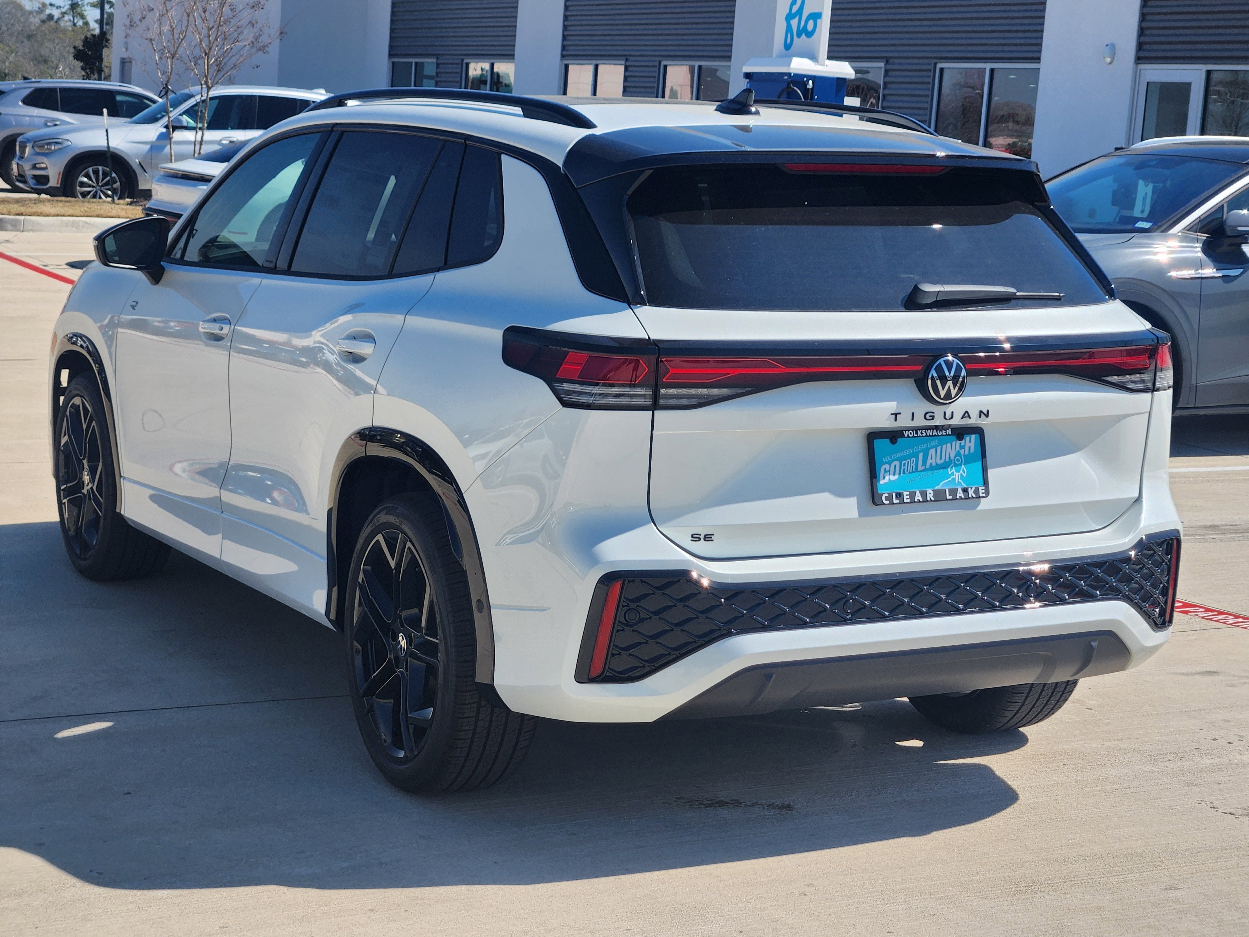 2026 Volkswagen Tiguan SE R-Line Black