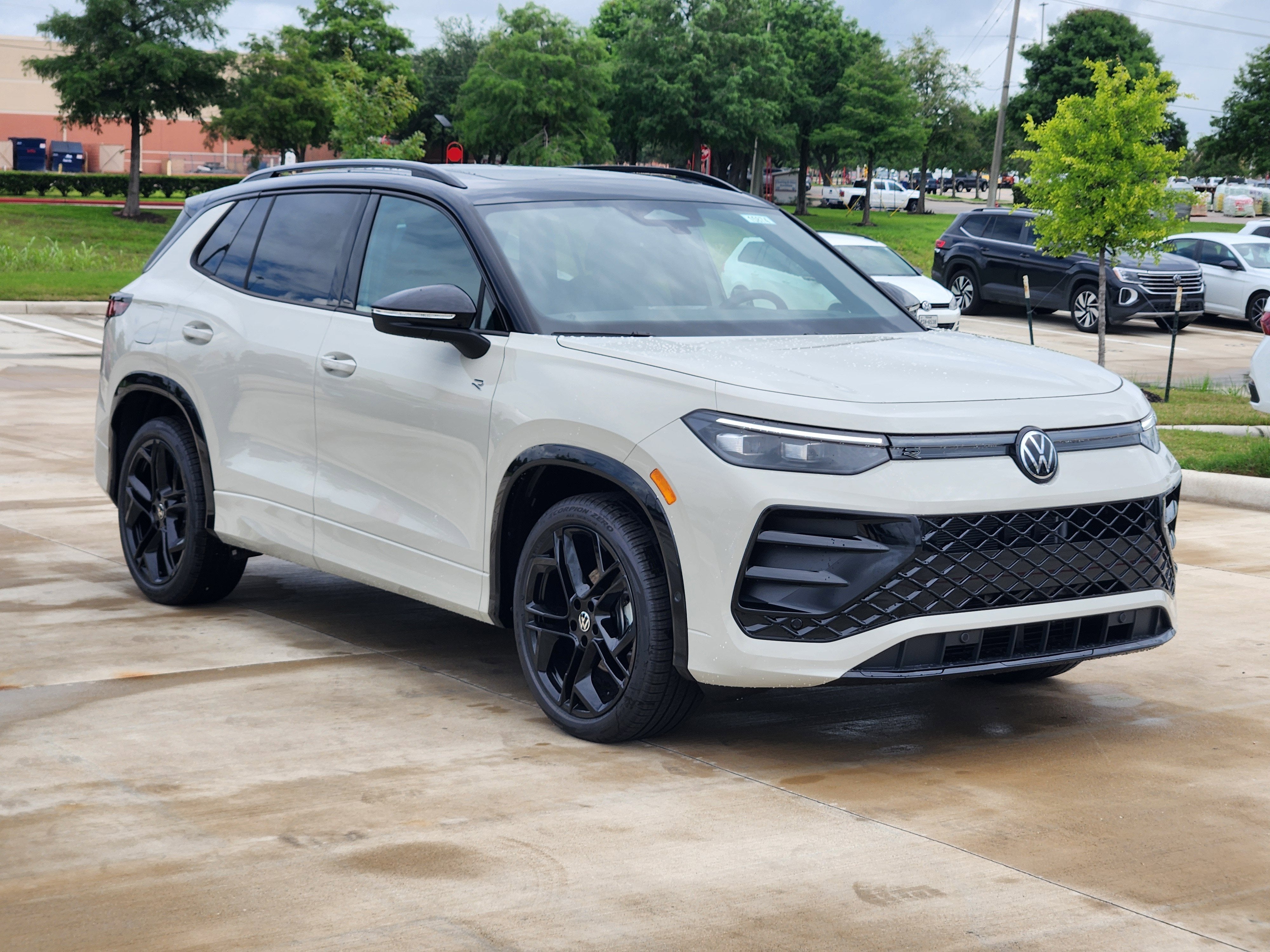 2026 Volkswagen Tiguan SE R-Line Black