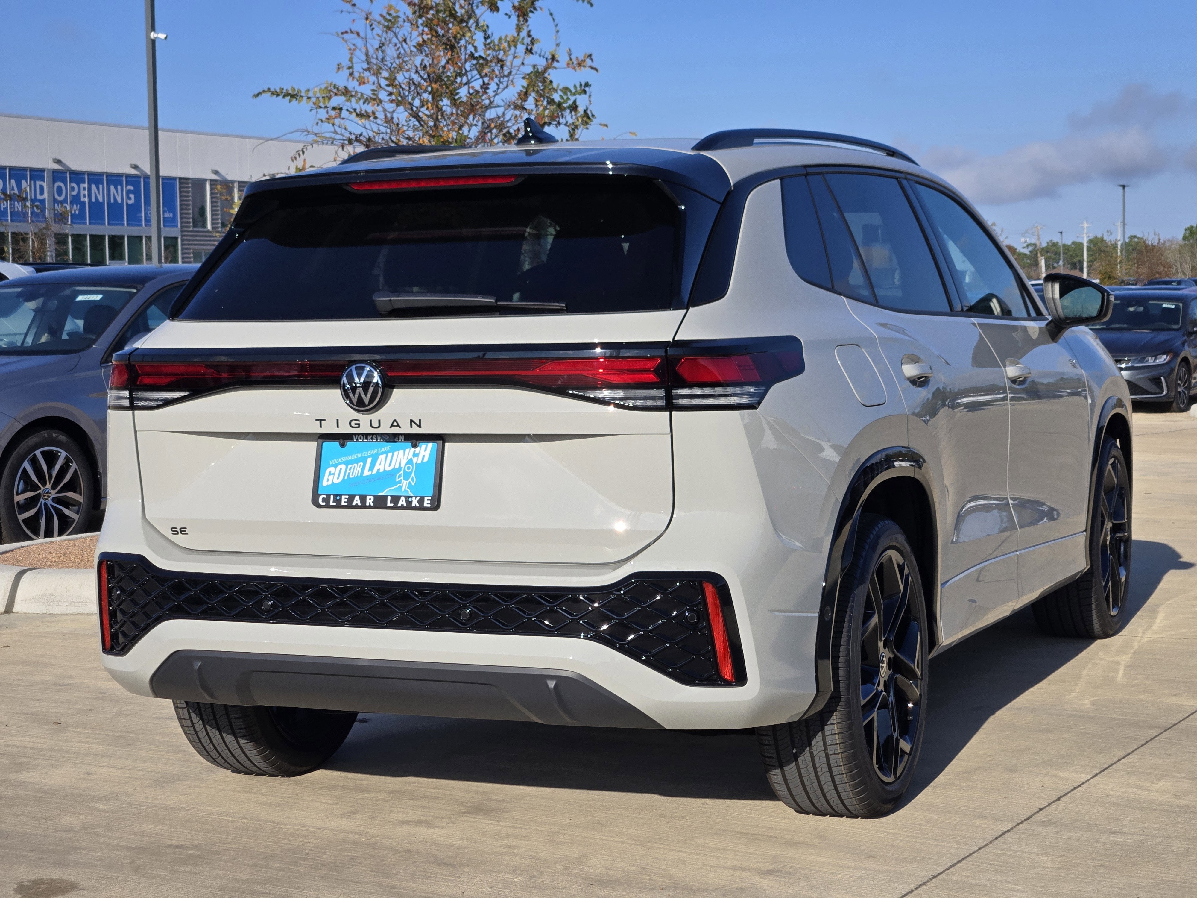 2026 Volkswagen Tiguan SE R-Line Black