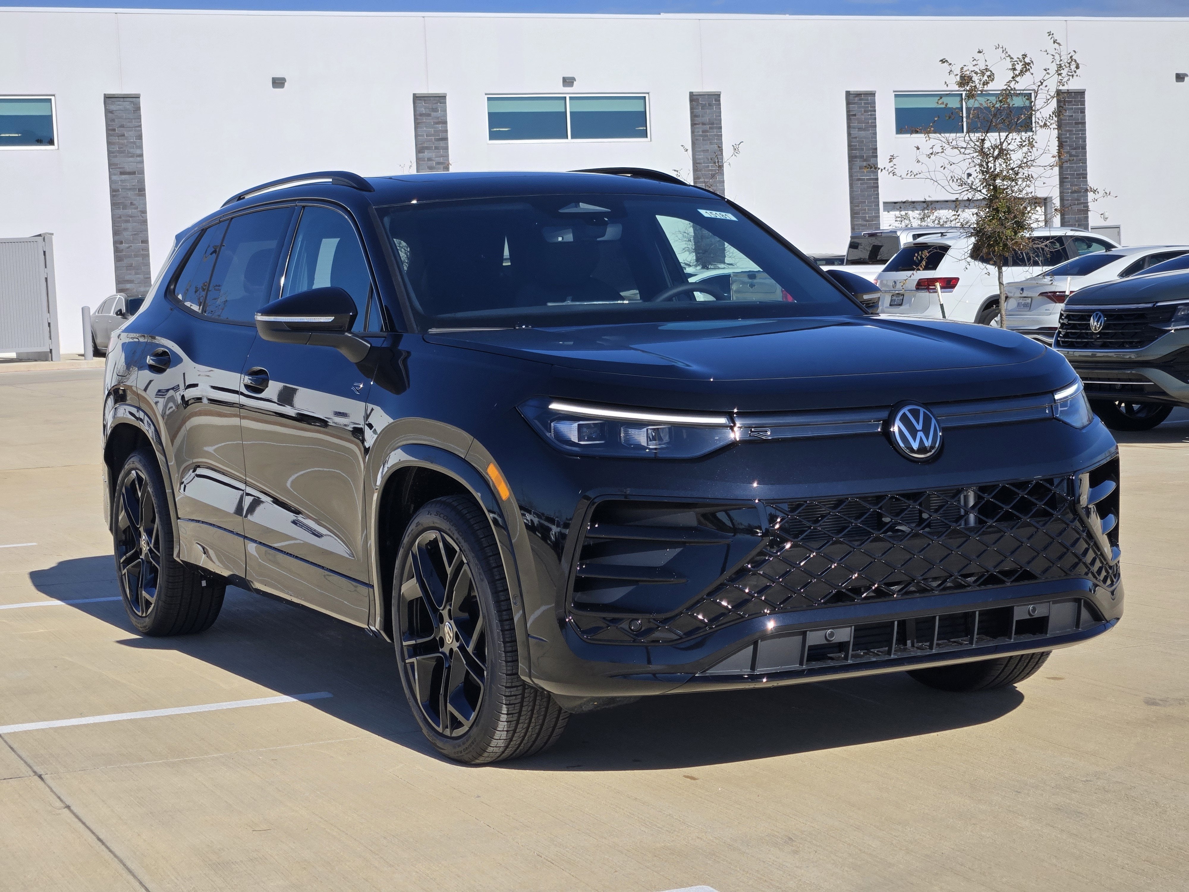 2026 Volkswagen Tiguan SE R-Line Black