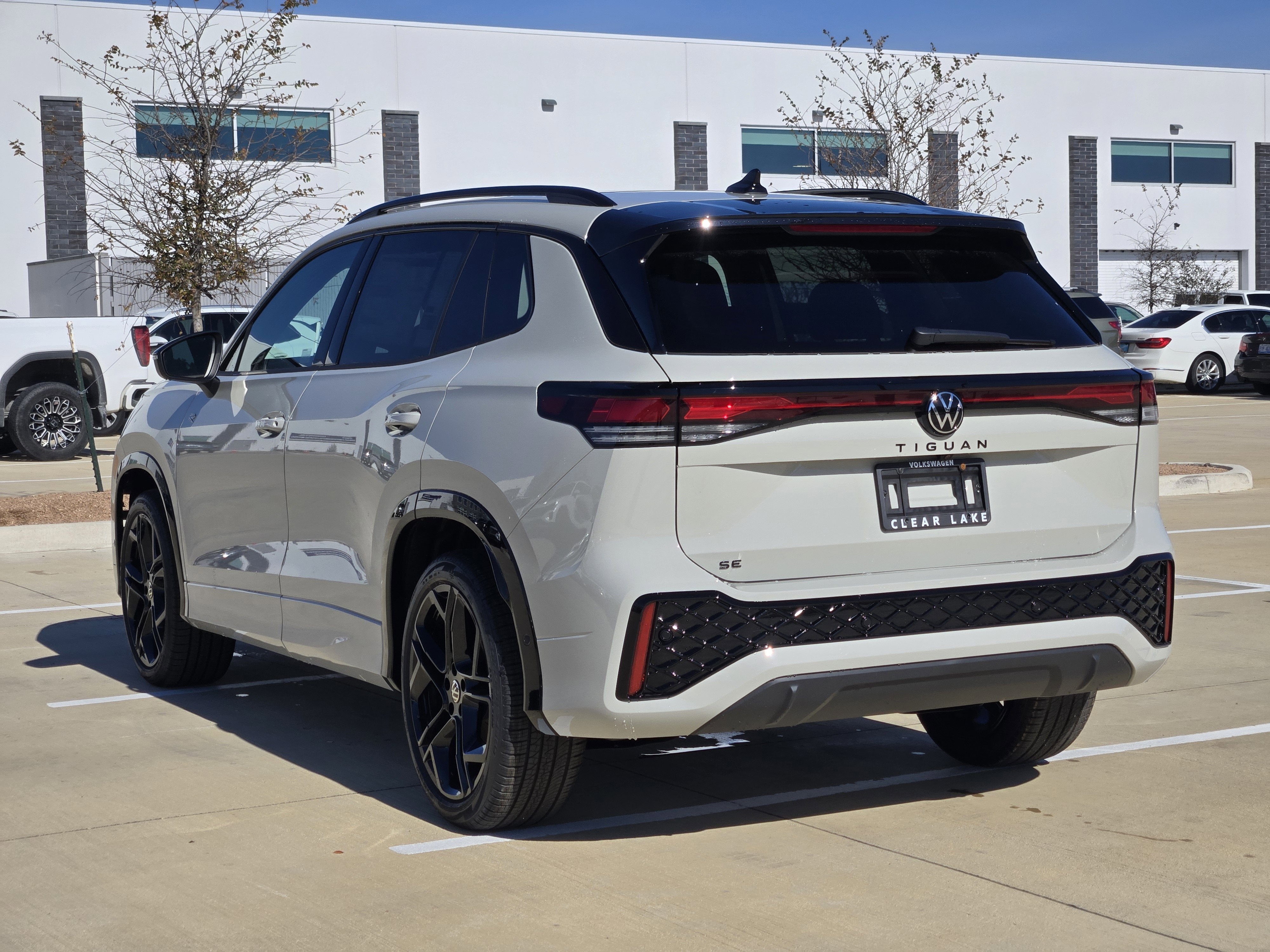 2026 Volkswagen Tiguan SE R-Line Black