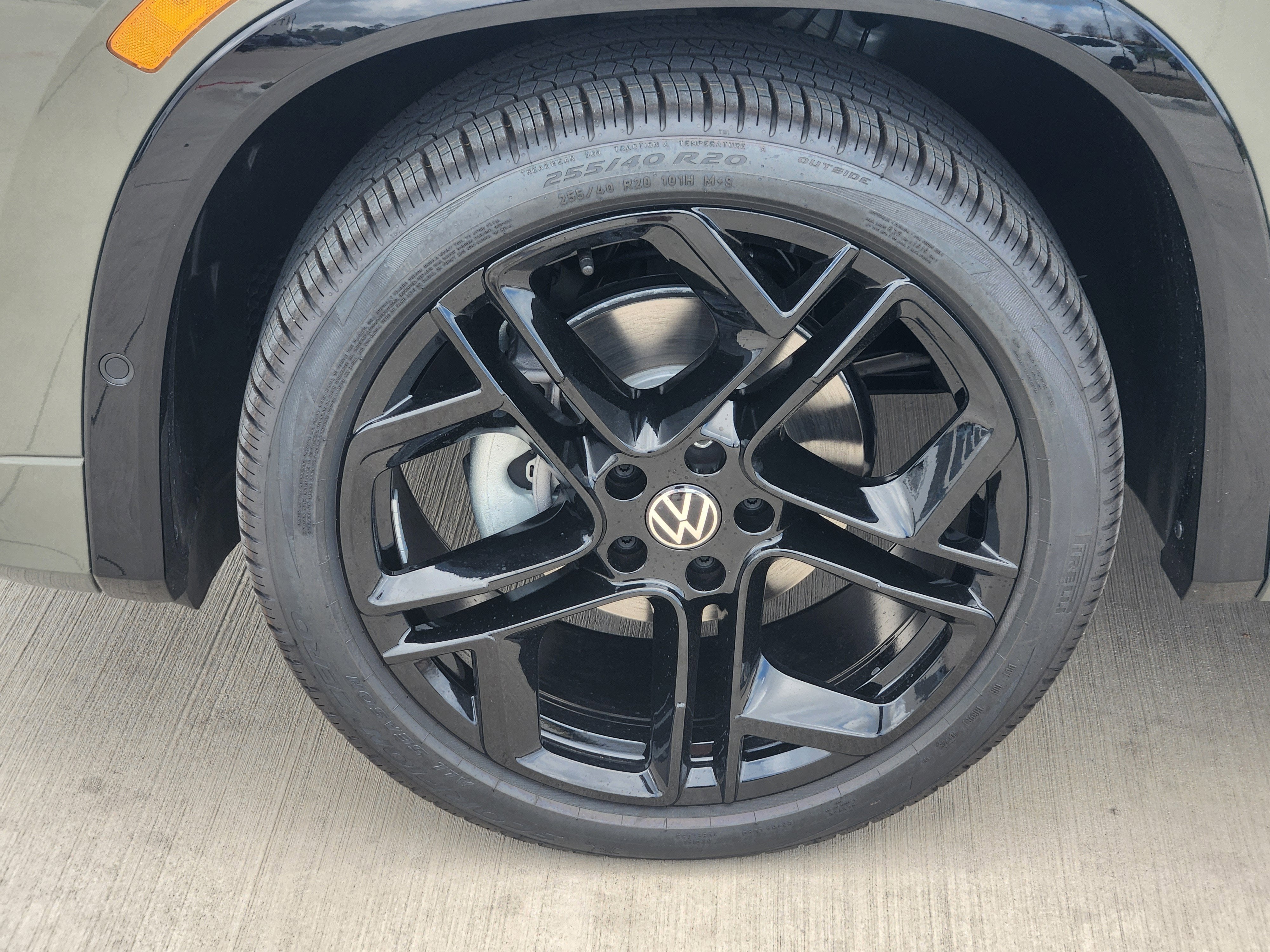 2026 Volkswagen Tiguan SE R-Line Black