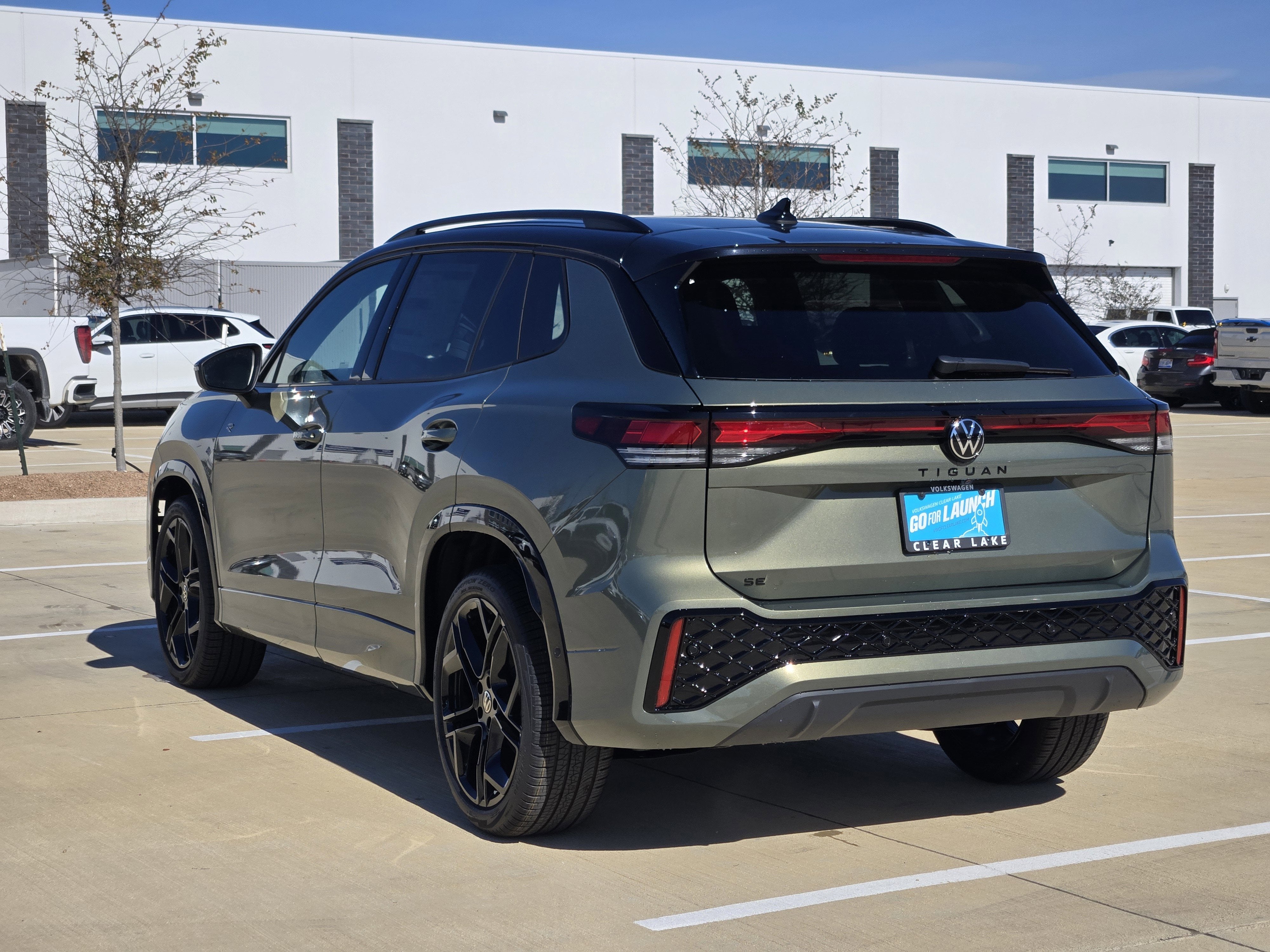 2026 Volkswagen Tiguan SE R-Line Black