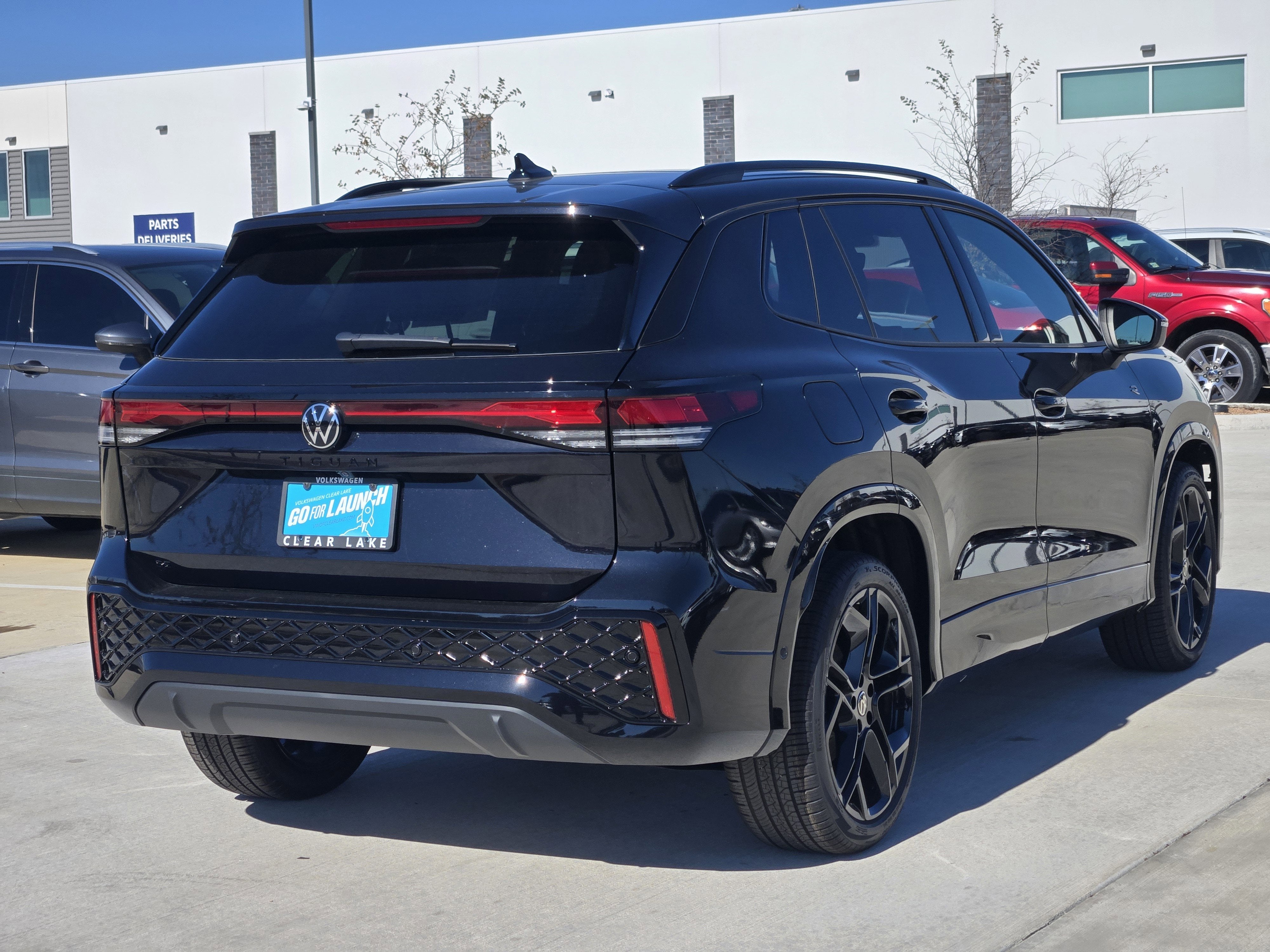 2026 Volkswagen Tiguan SE R-Line Black