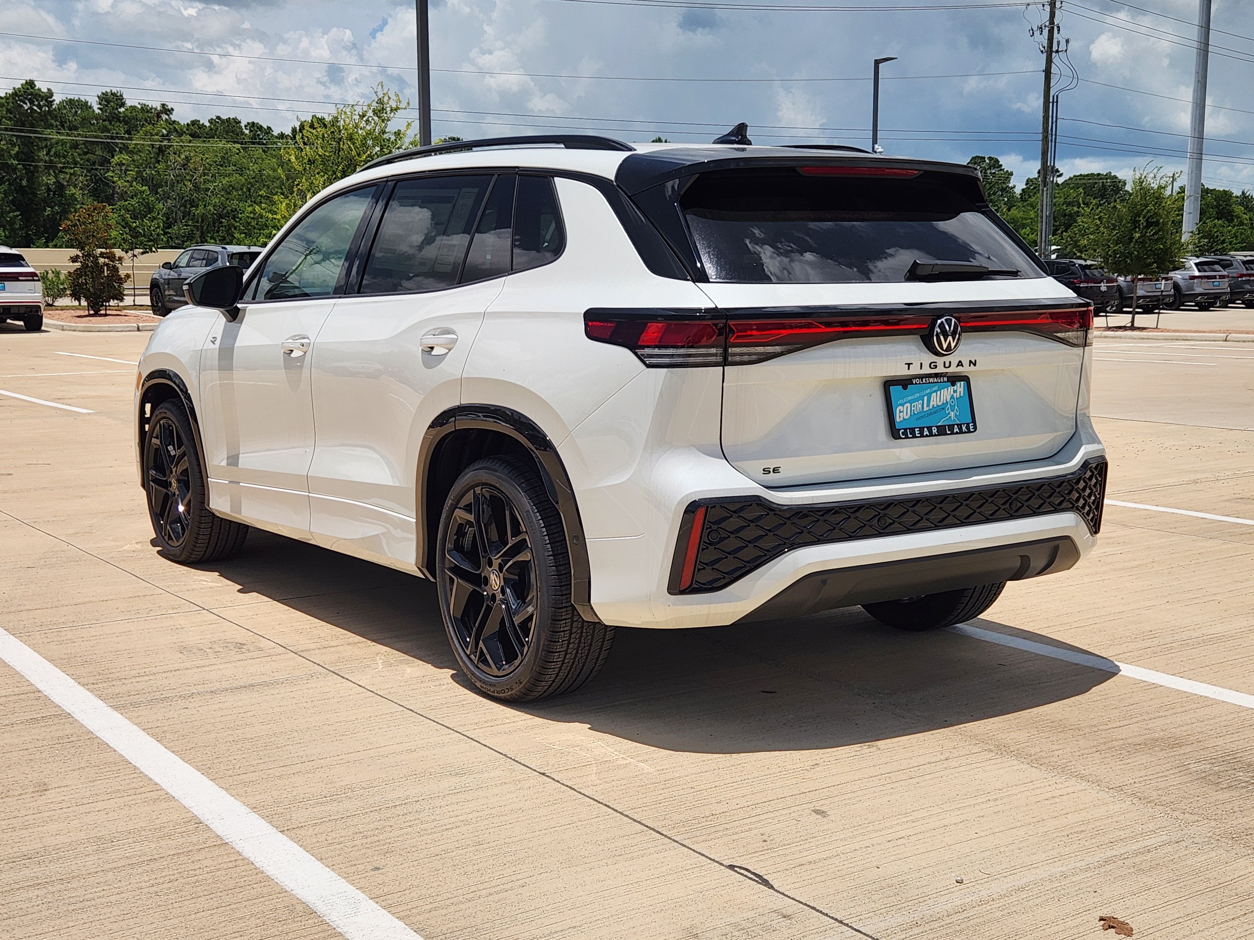 2026 Volkswagen Tiguan SE R-Line Black