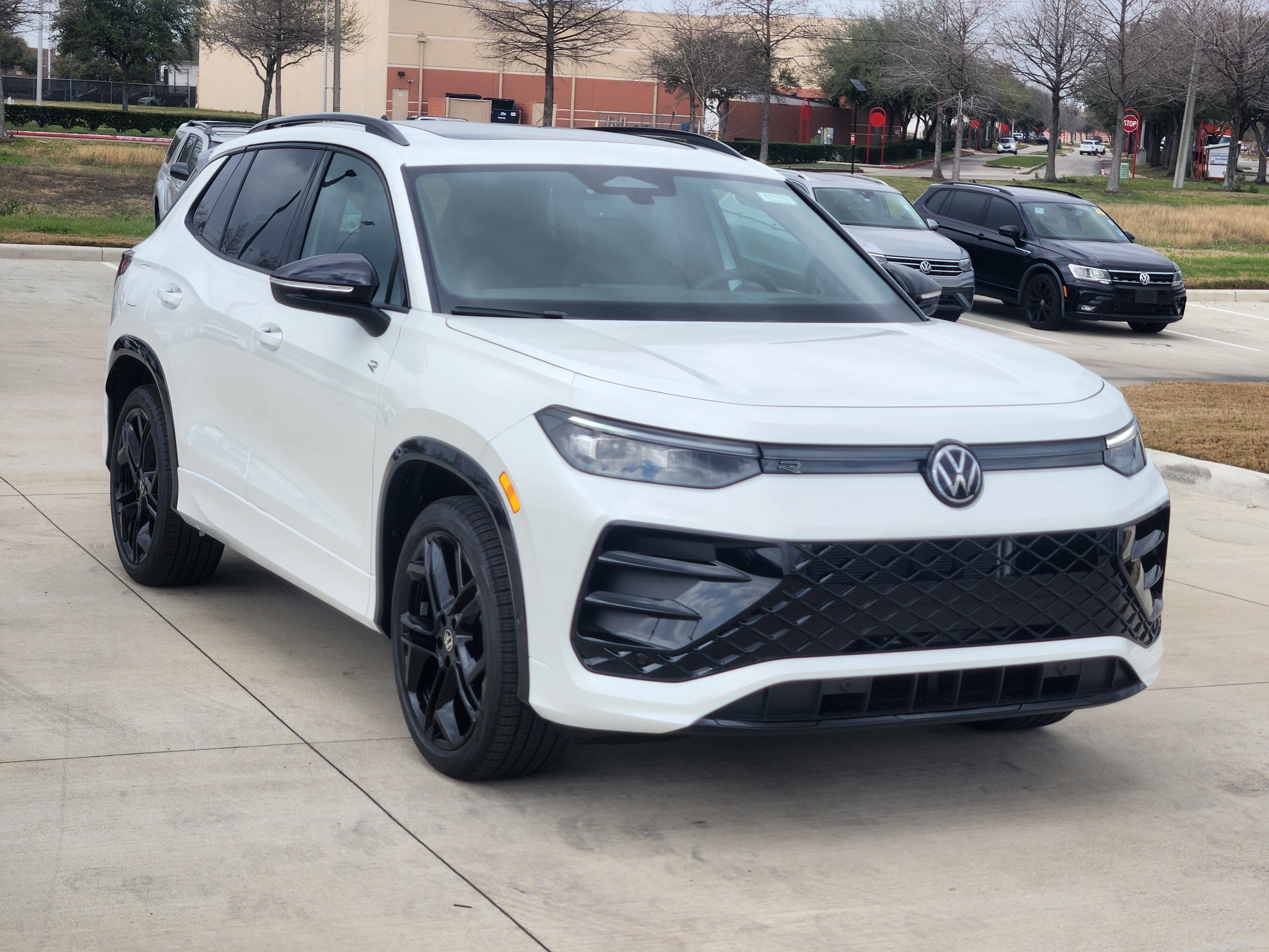 2026 Volkswagen Tiguan SE R-Line Black