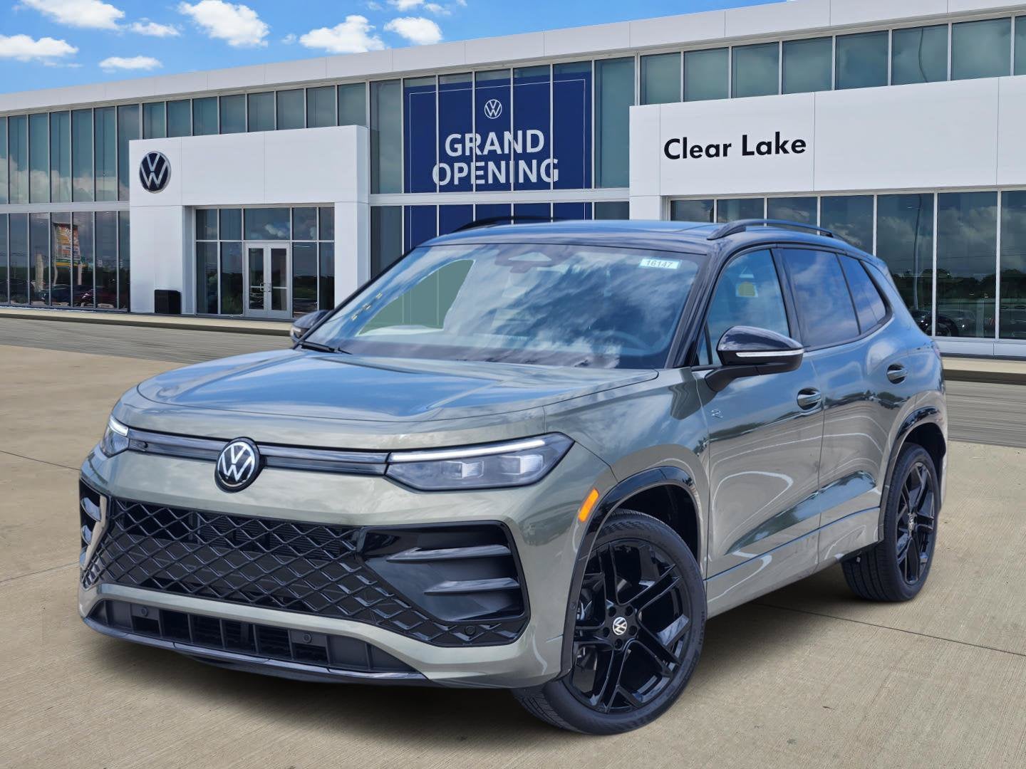 2026 Volkswagen Tiguan SE R-Line Black