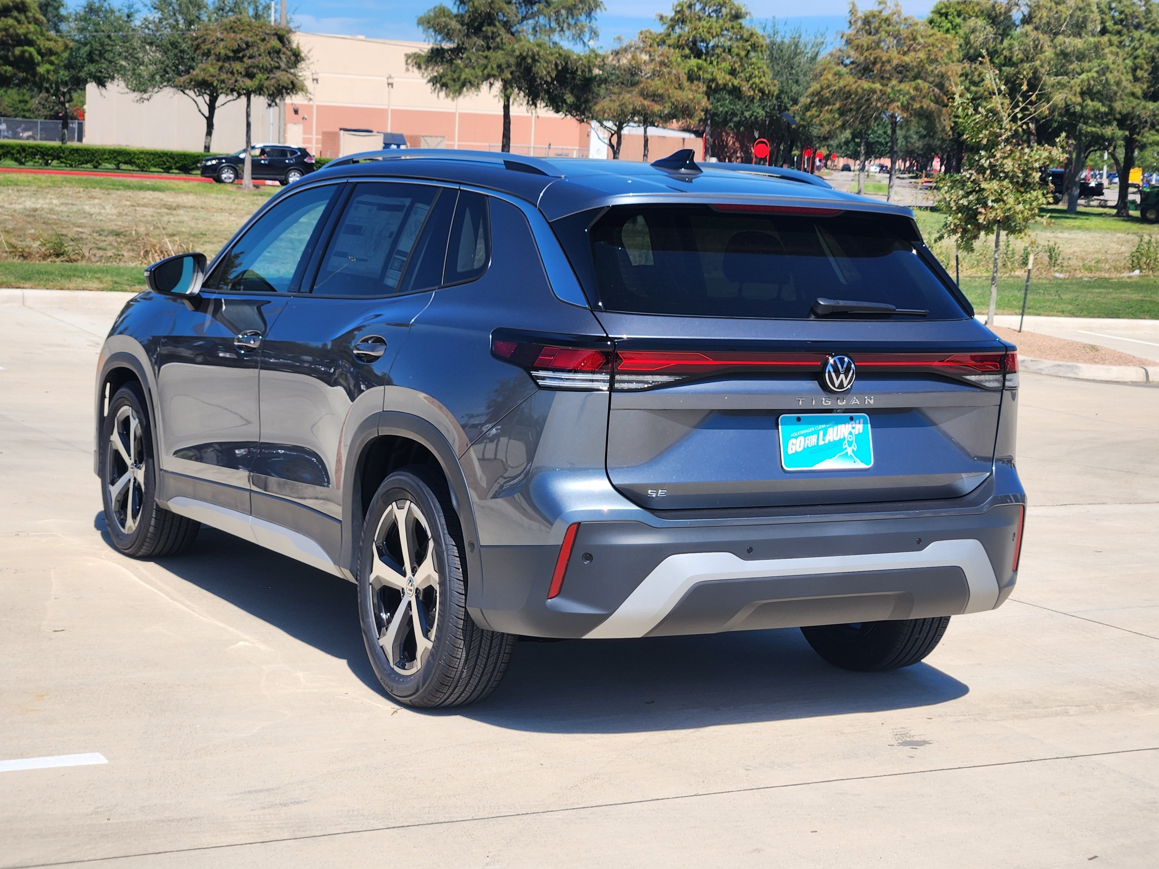 2027 Volkswagen Tiguan SE