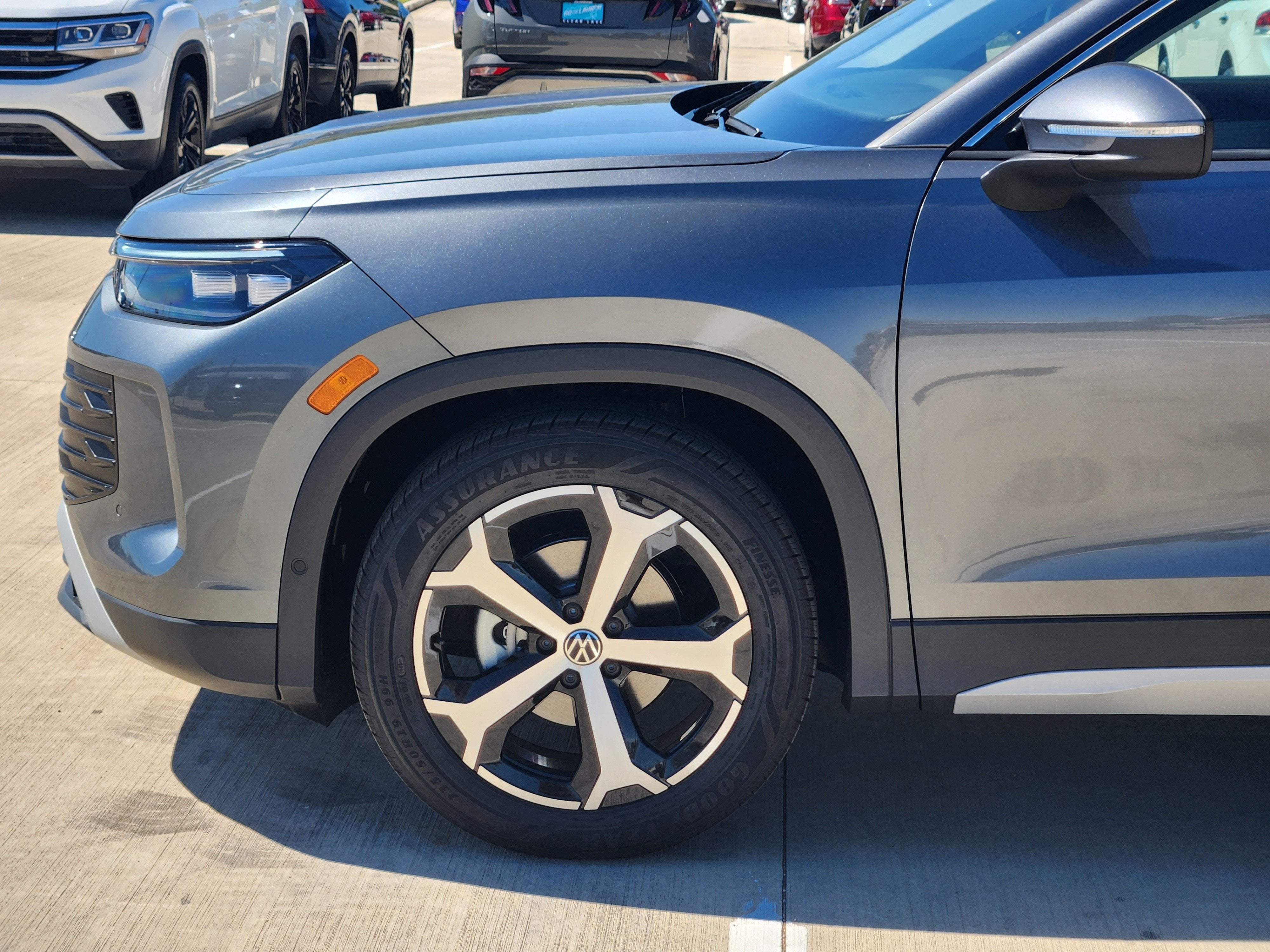 2027 Volkswagen Tiguan SE