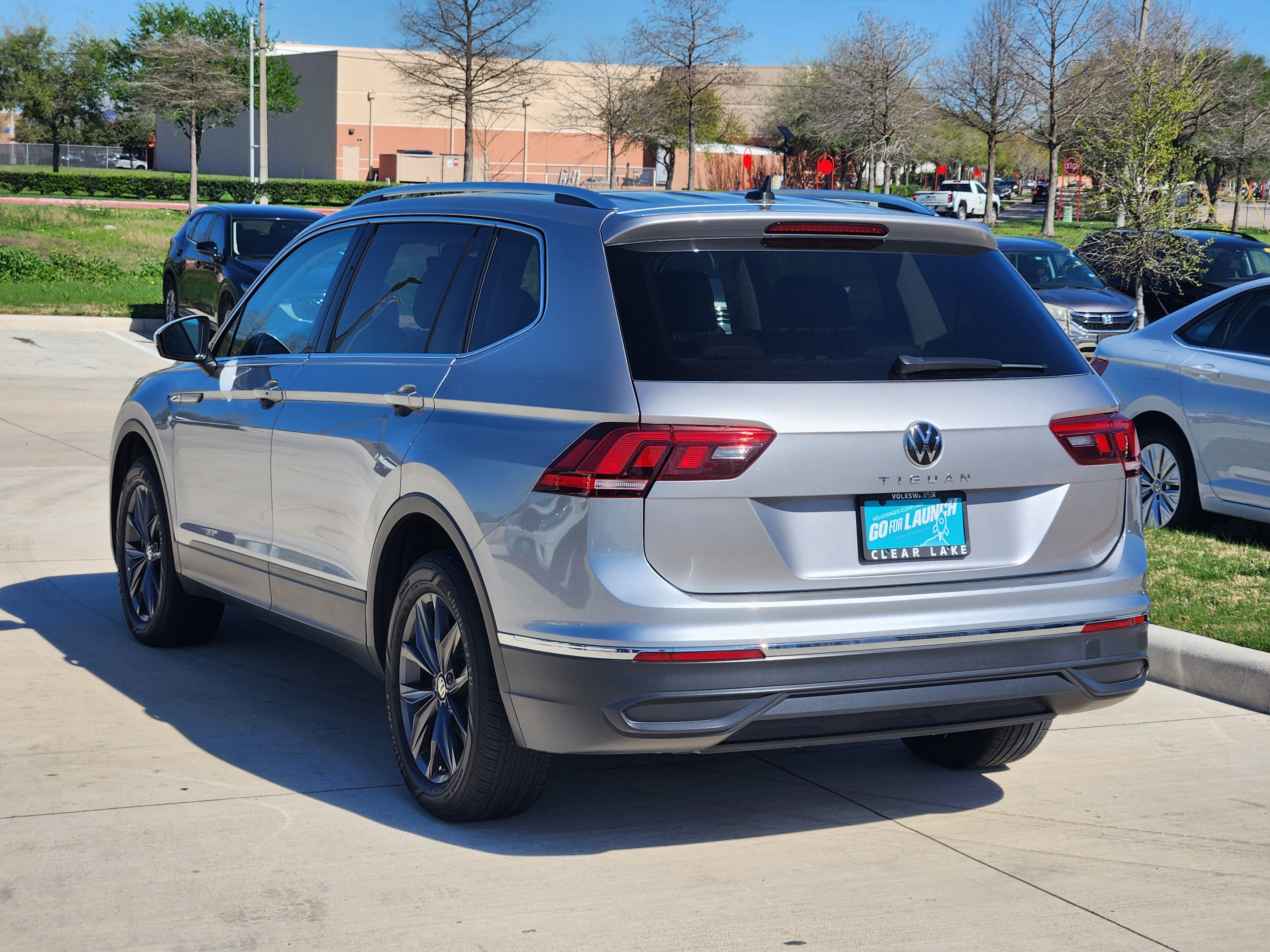 2023 Volkswagen Tiguan SE