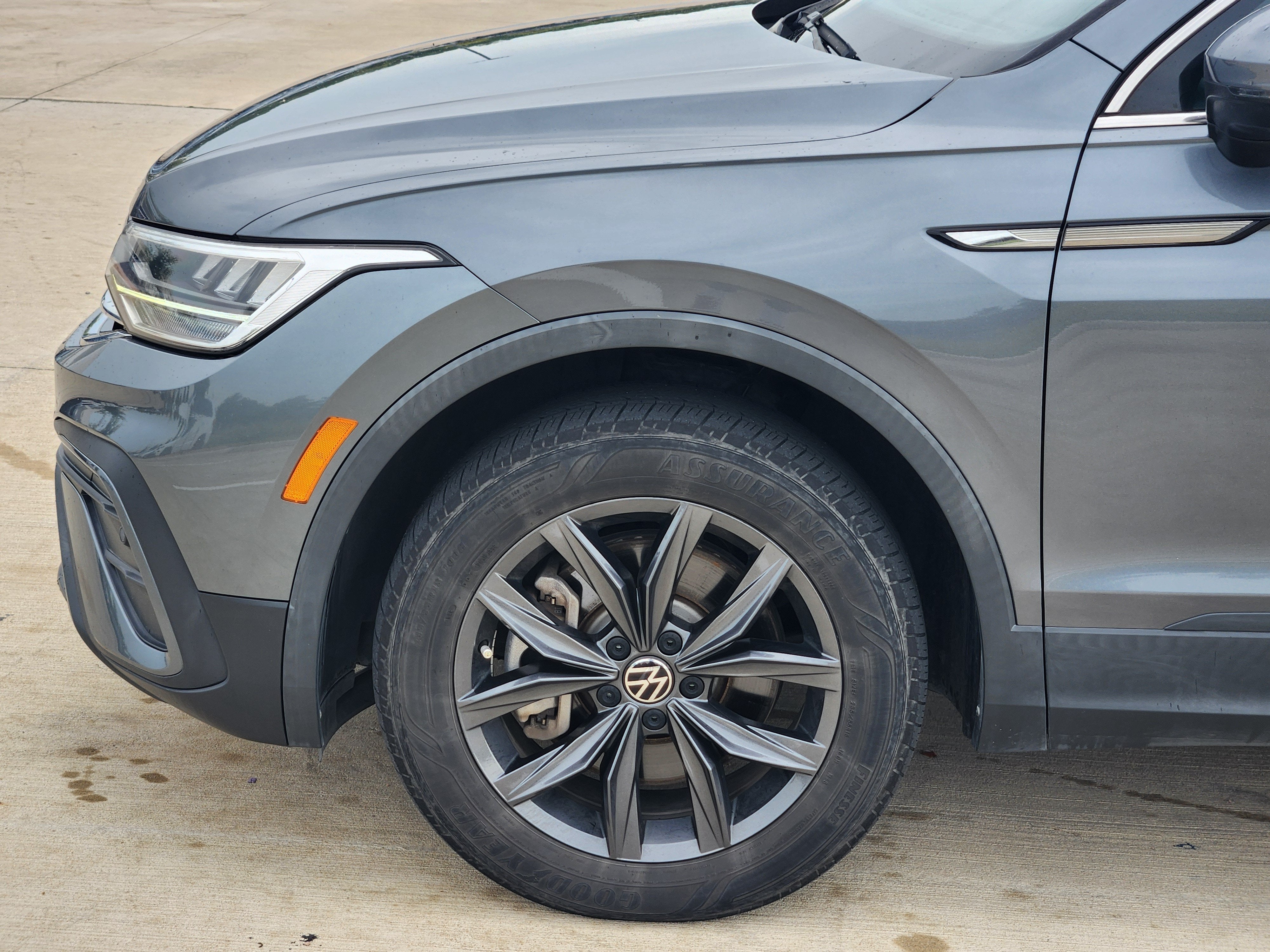 2023 Volkswagen Tiguan SE