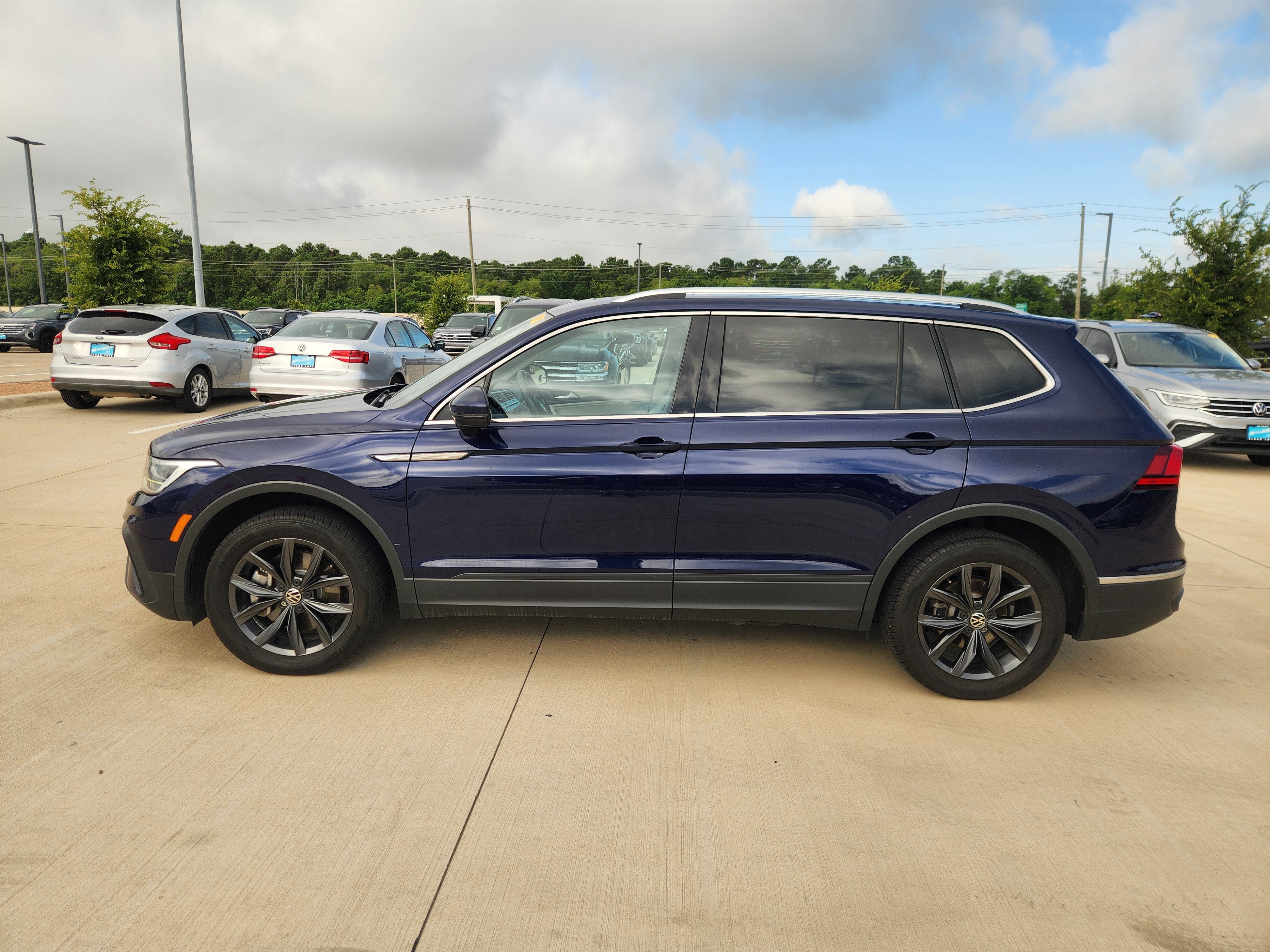 2023 Volkswagen Tiguan SE