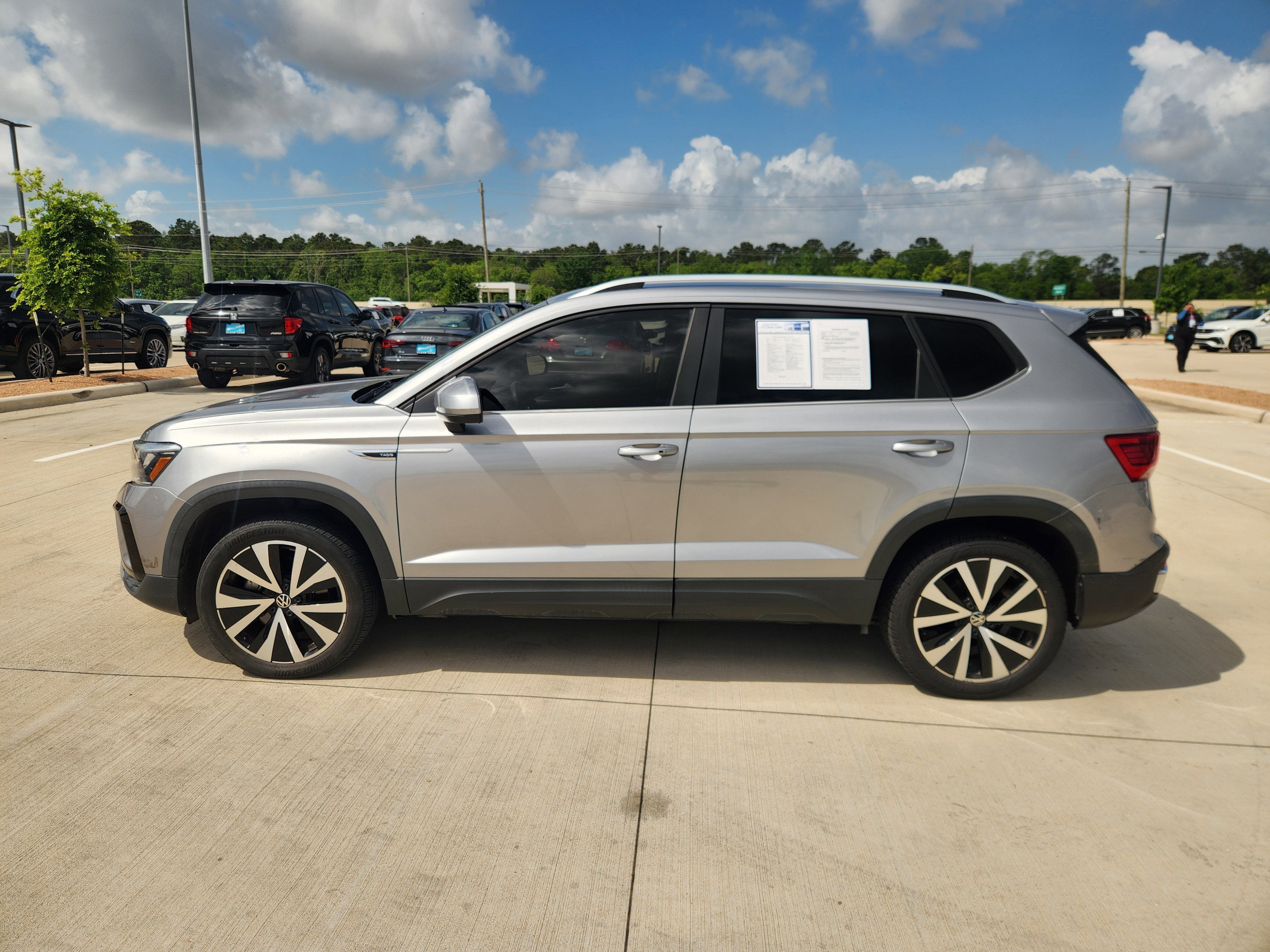 2022 Volkswagen Taos SE