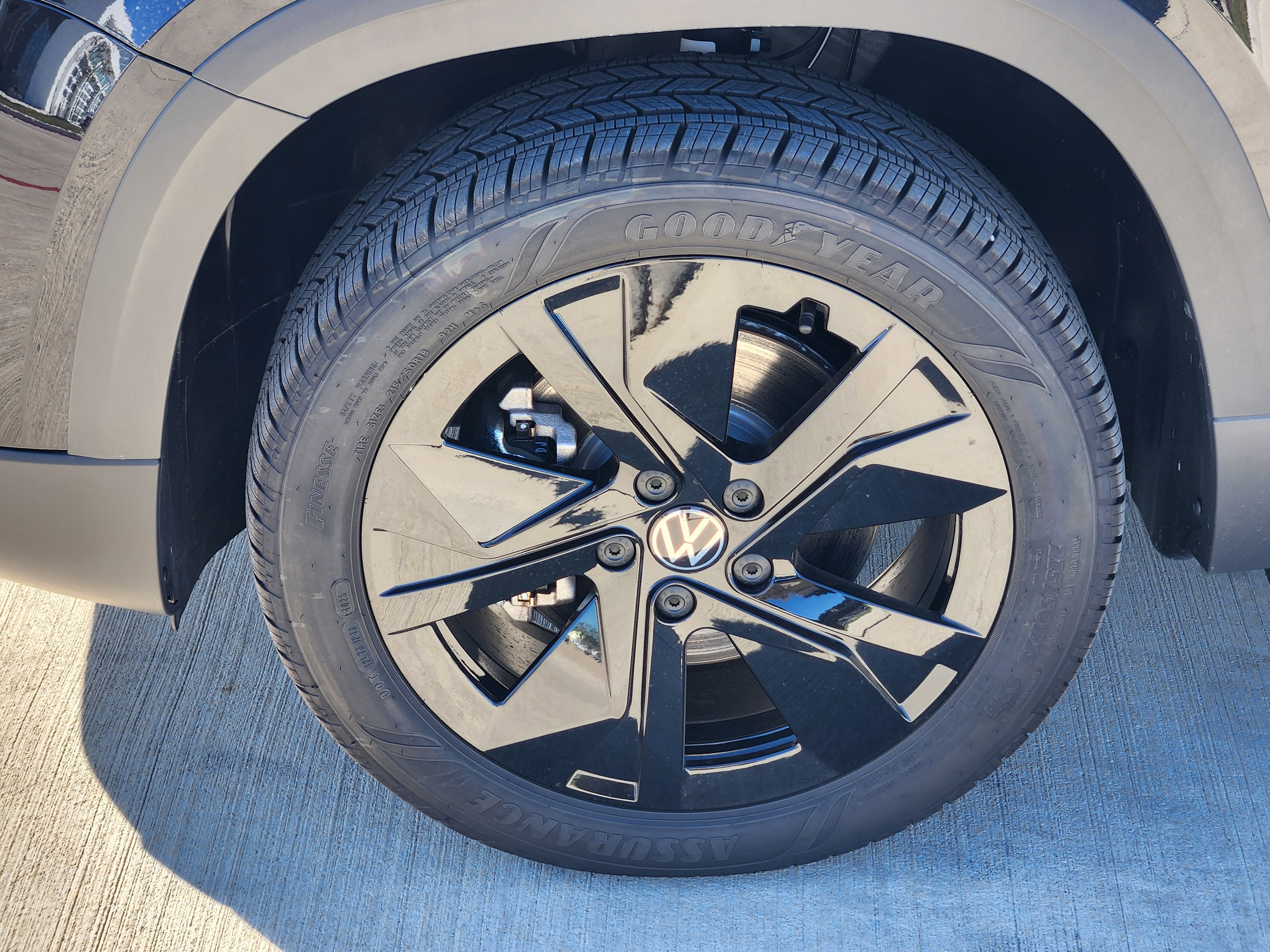 2026 Volkswagen Taos SE