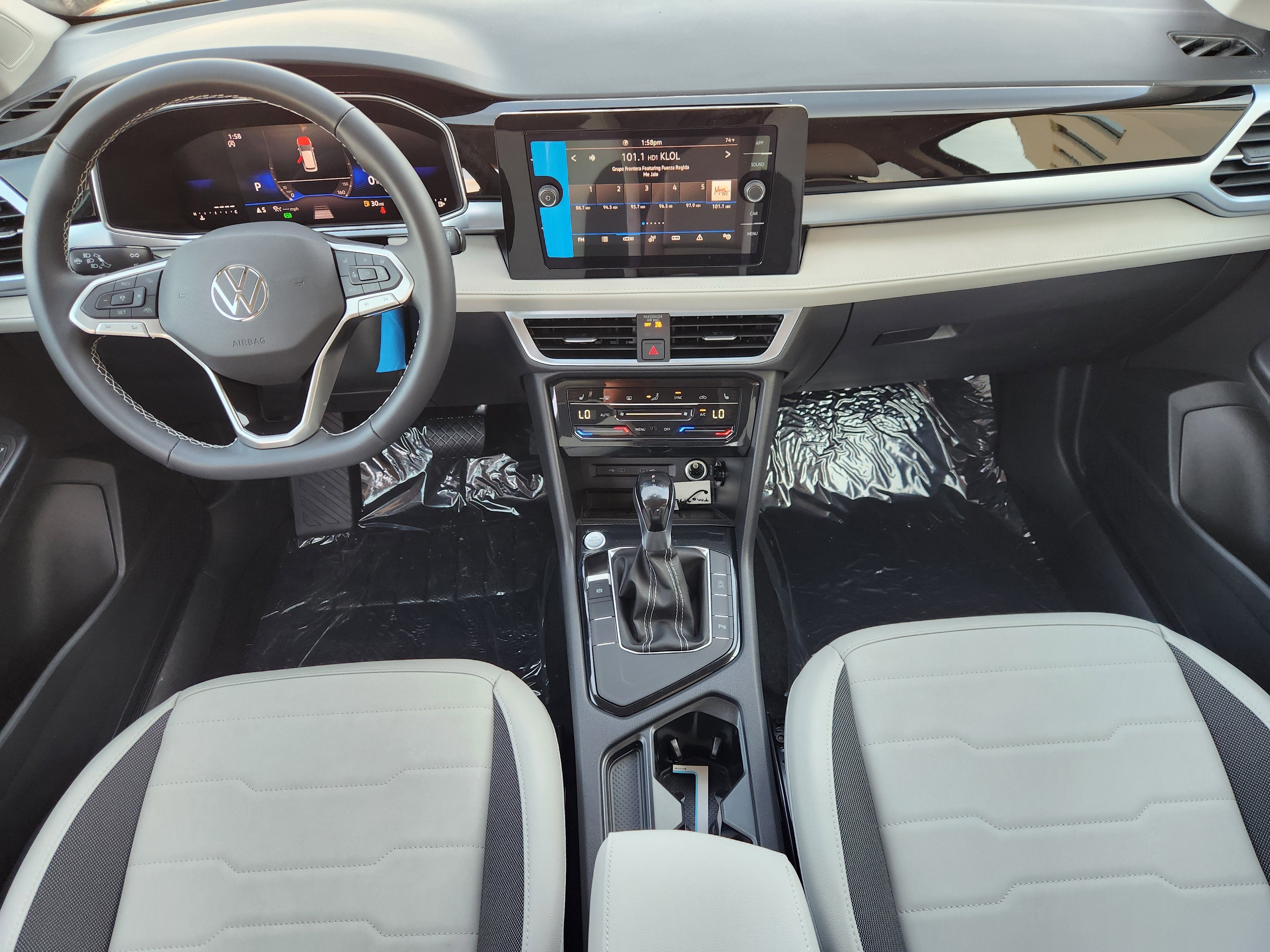 2026 Volkswagen Taos SE