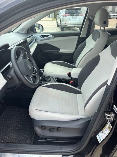 2025 Volkswagen Taos SE