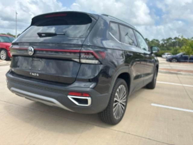 2025 Volkswagen Taos SE