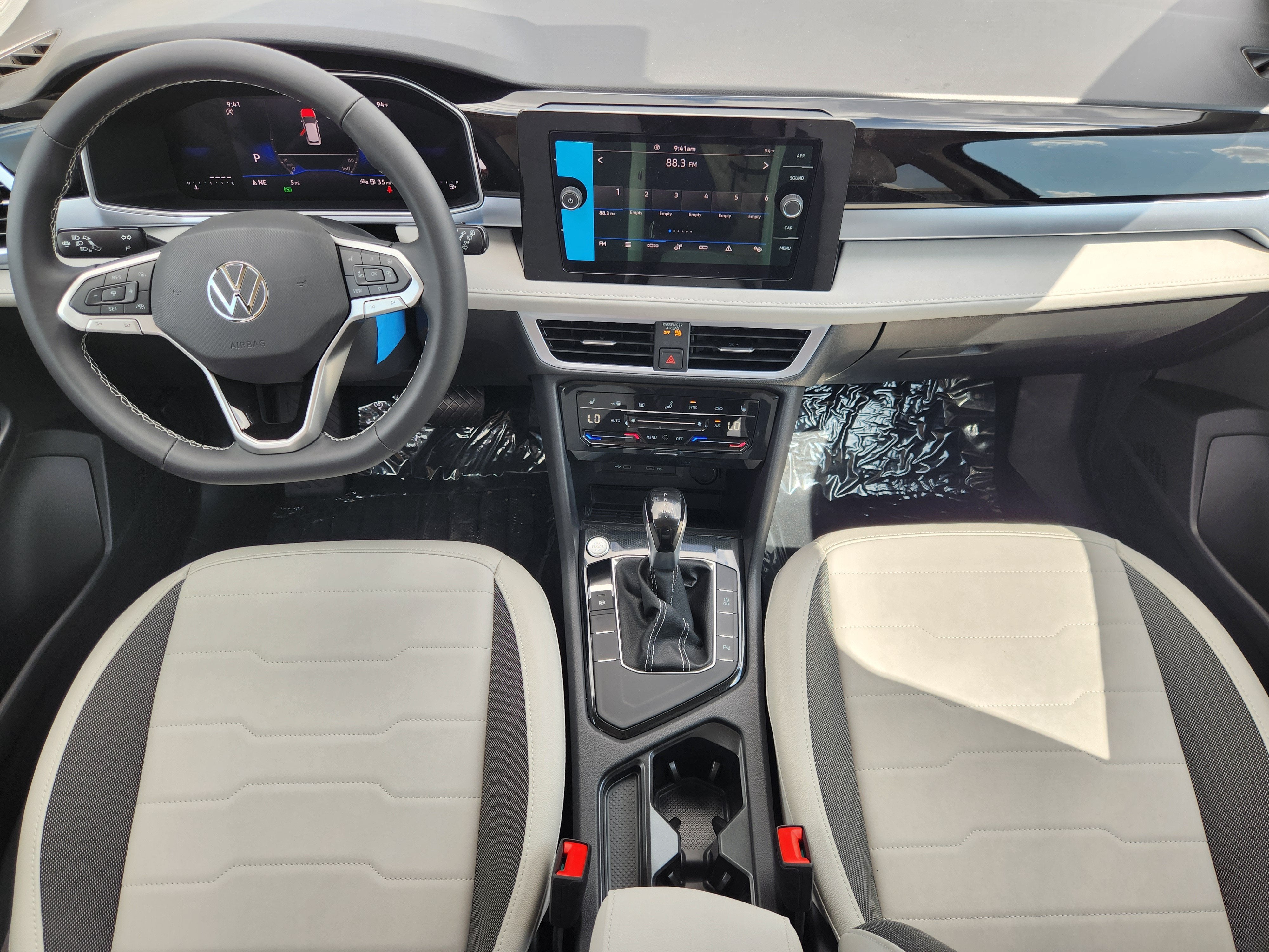 2026 Volkswagen Taos SE