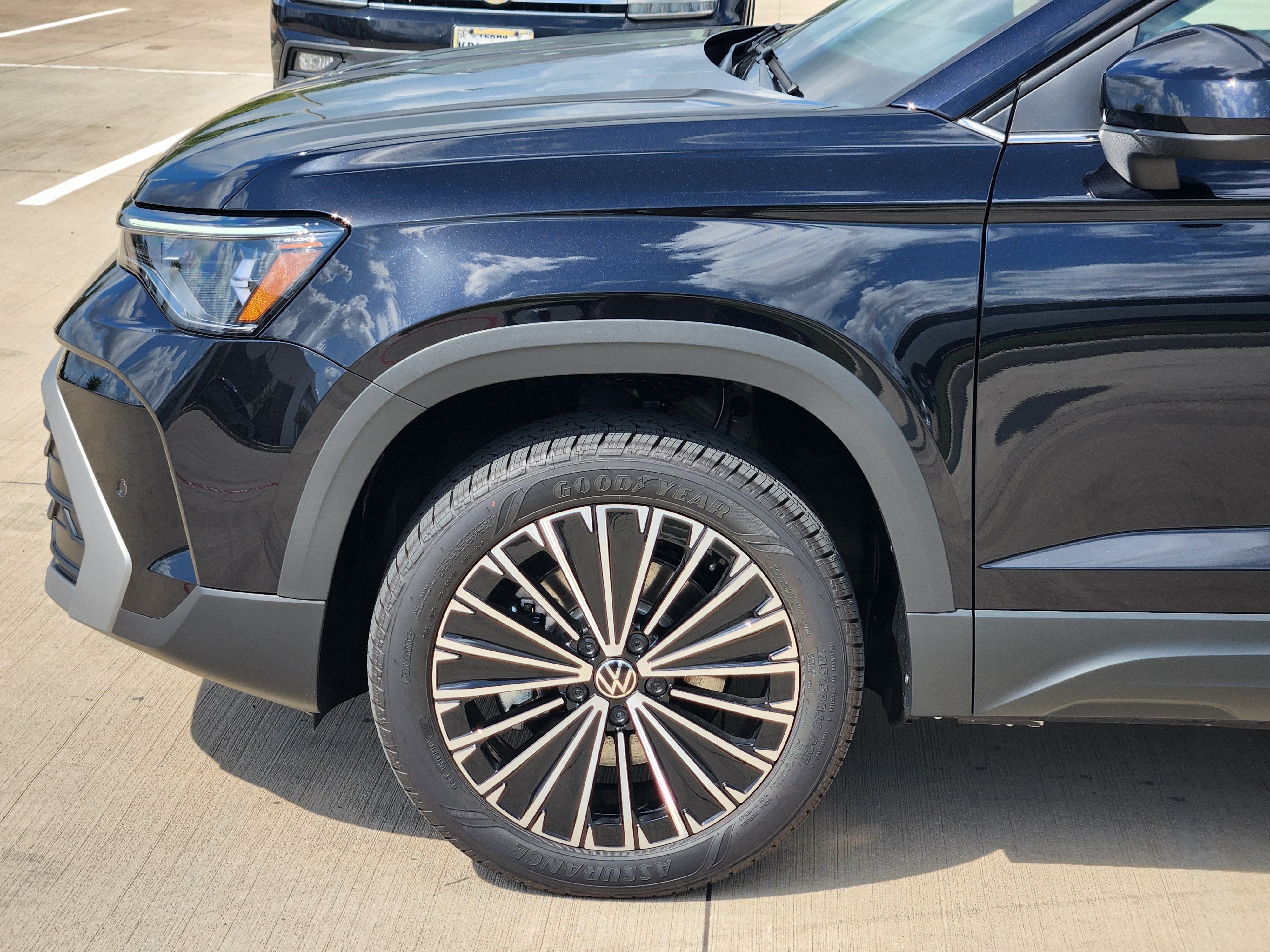 2026 Volkswagen Taos SE