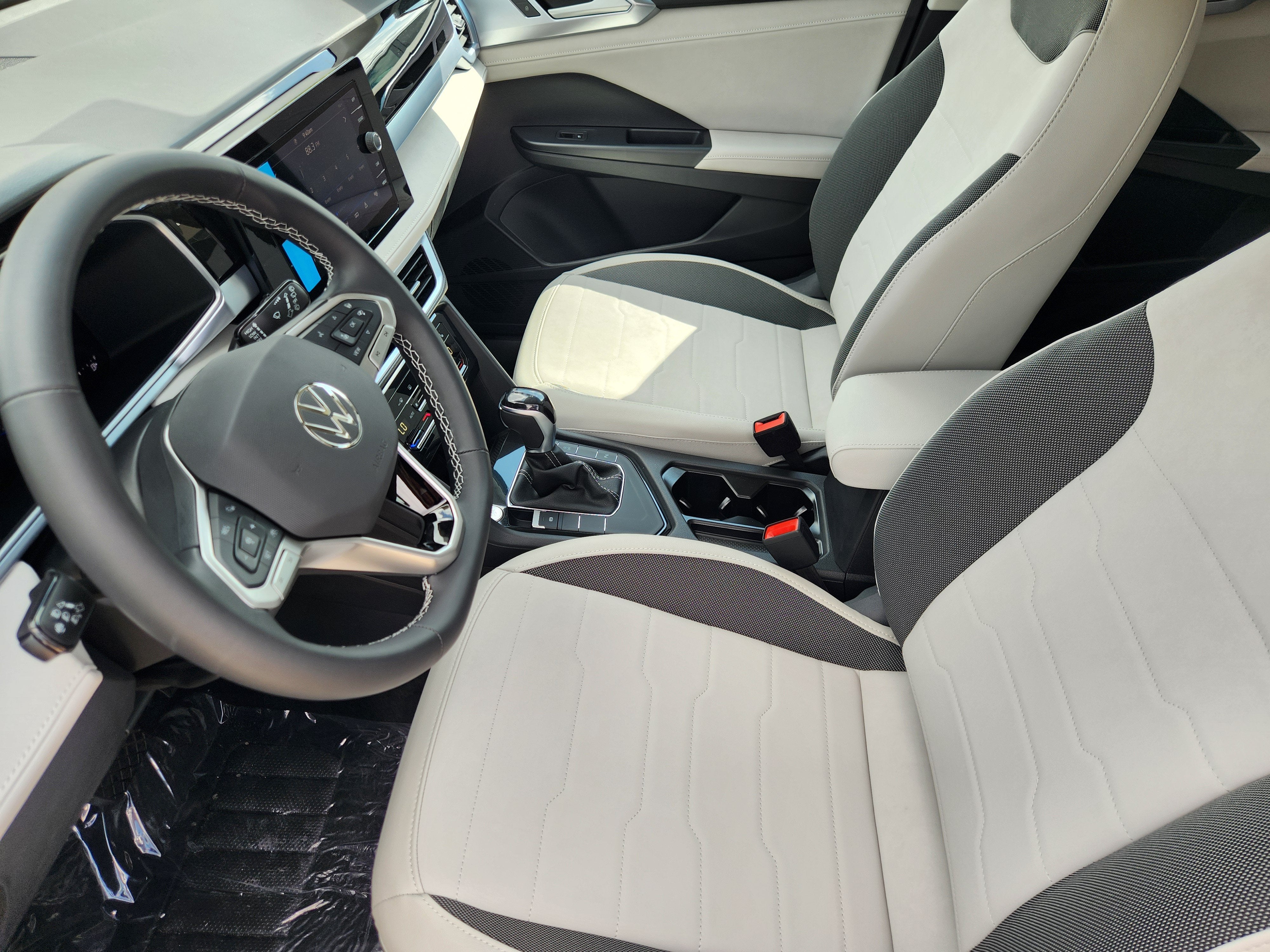 2026 Volkswagen Taos SE