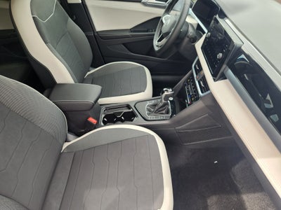 2027 Volkswagen Taos SE