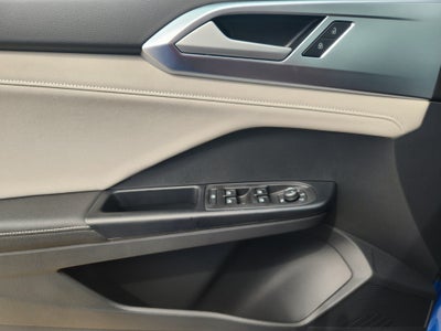 2027 Volkswagen Taos SE
