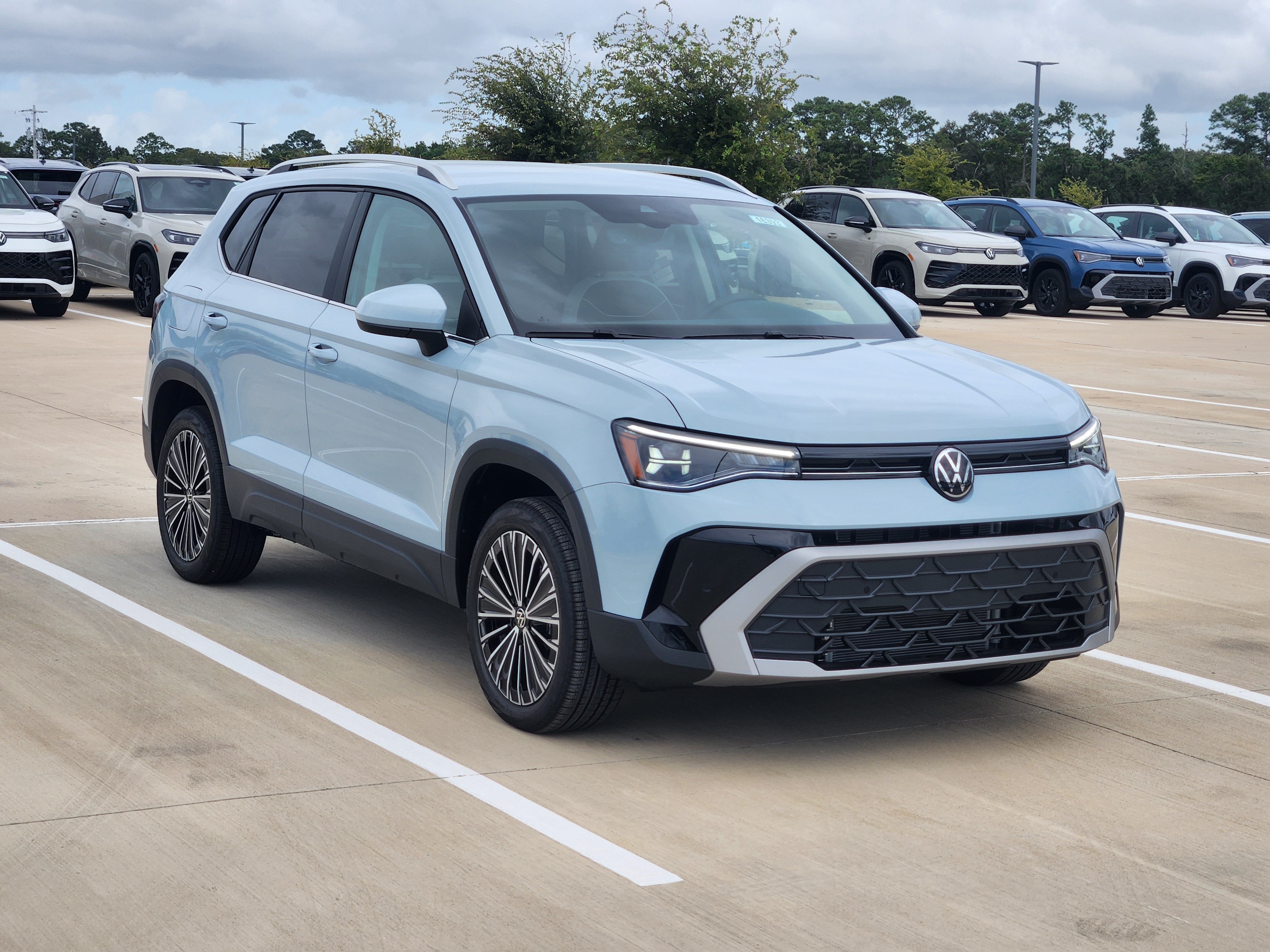 2027 Volkswagen Taos SE