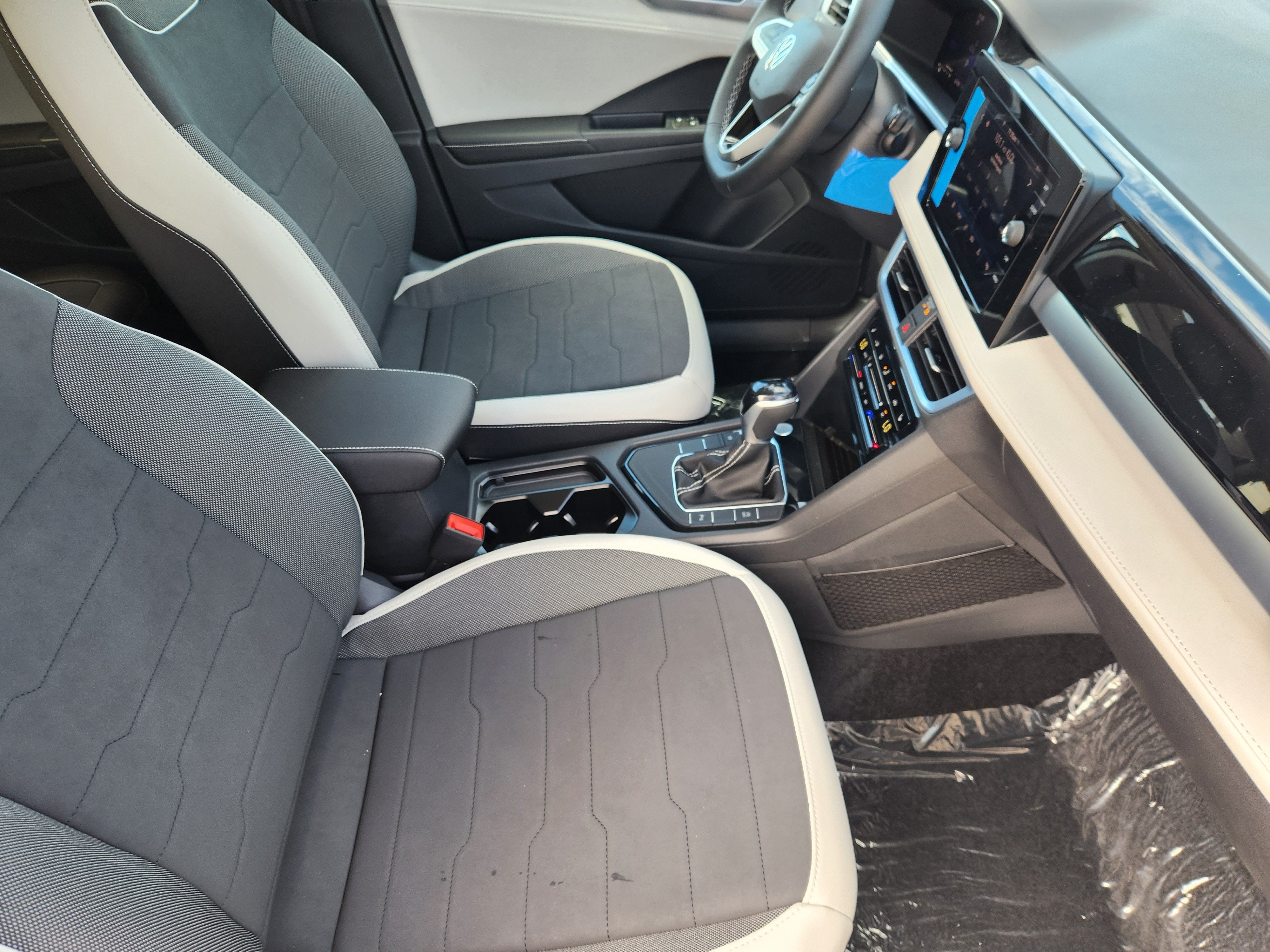 2027 Volkswagen Taos SE