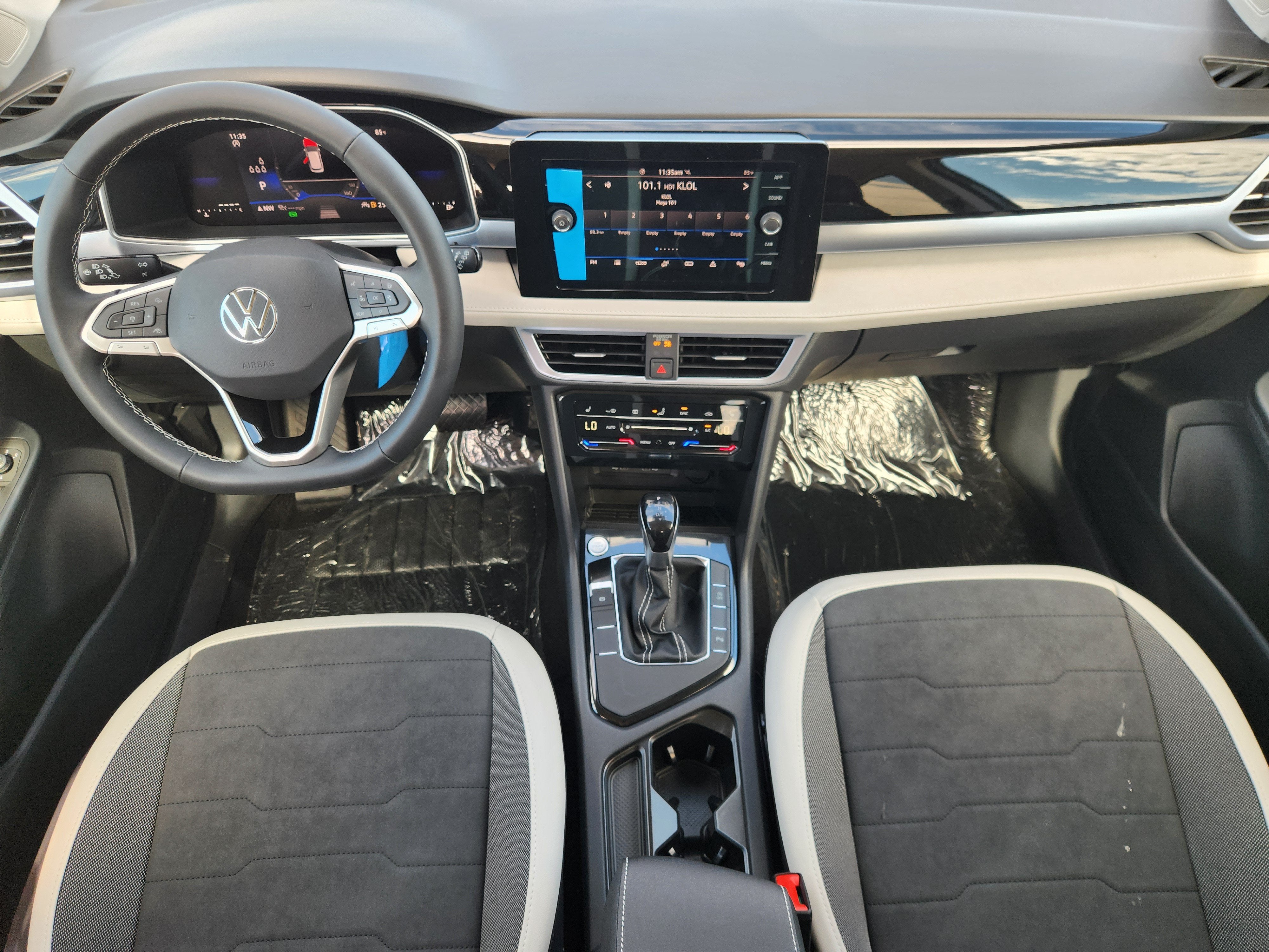 2027 Volkswagen Taos SE