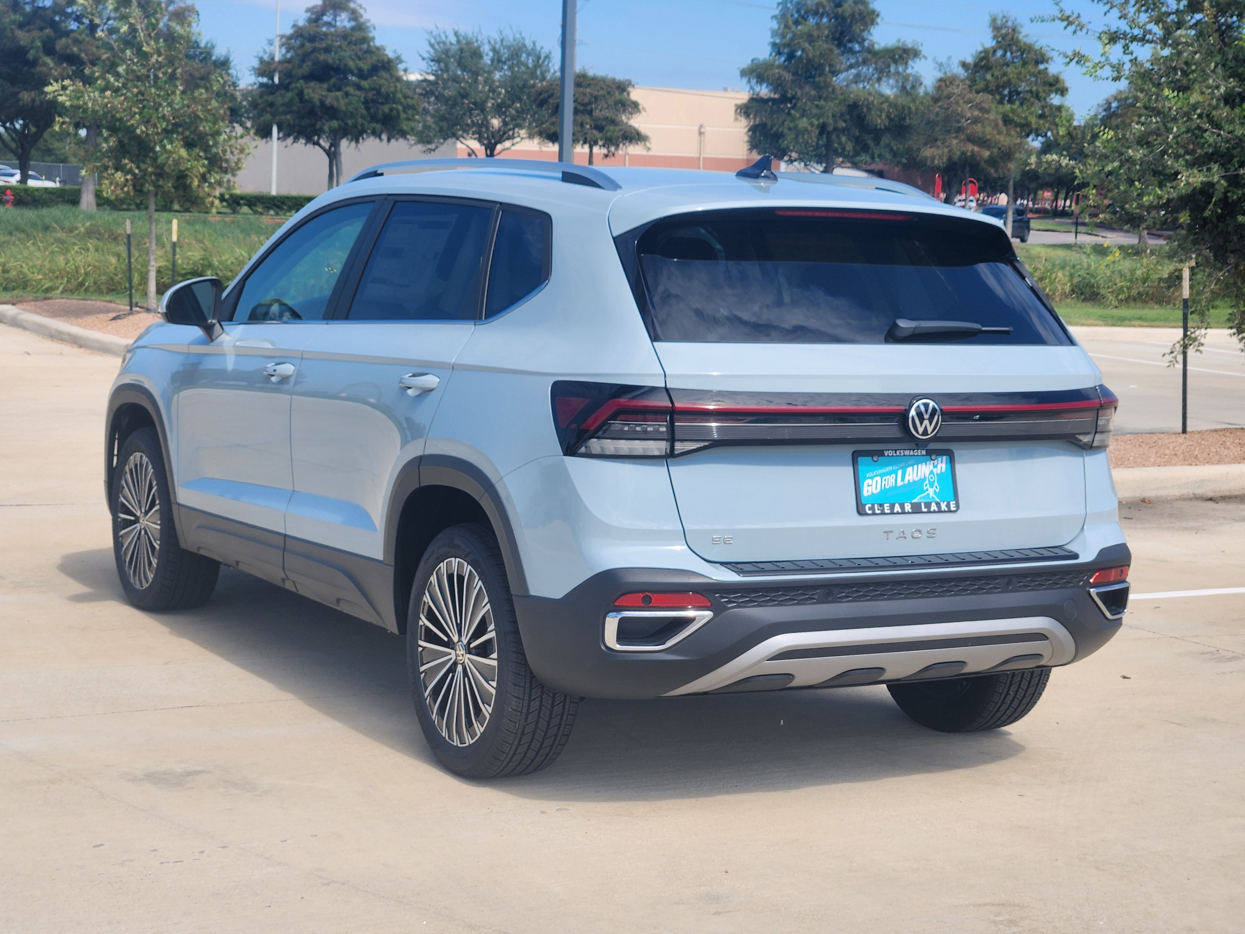 2027 Volkswagen Taos SE
