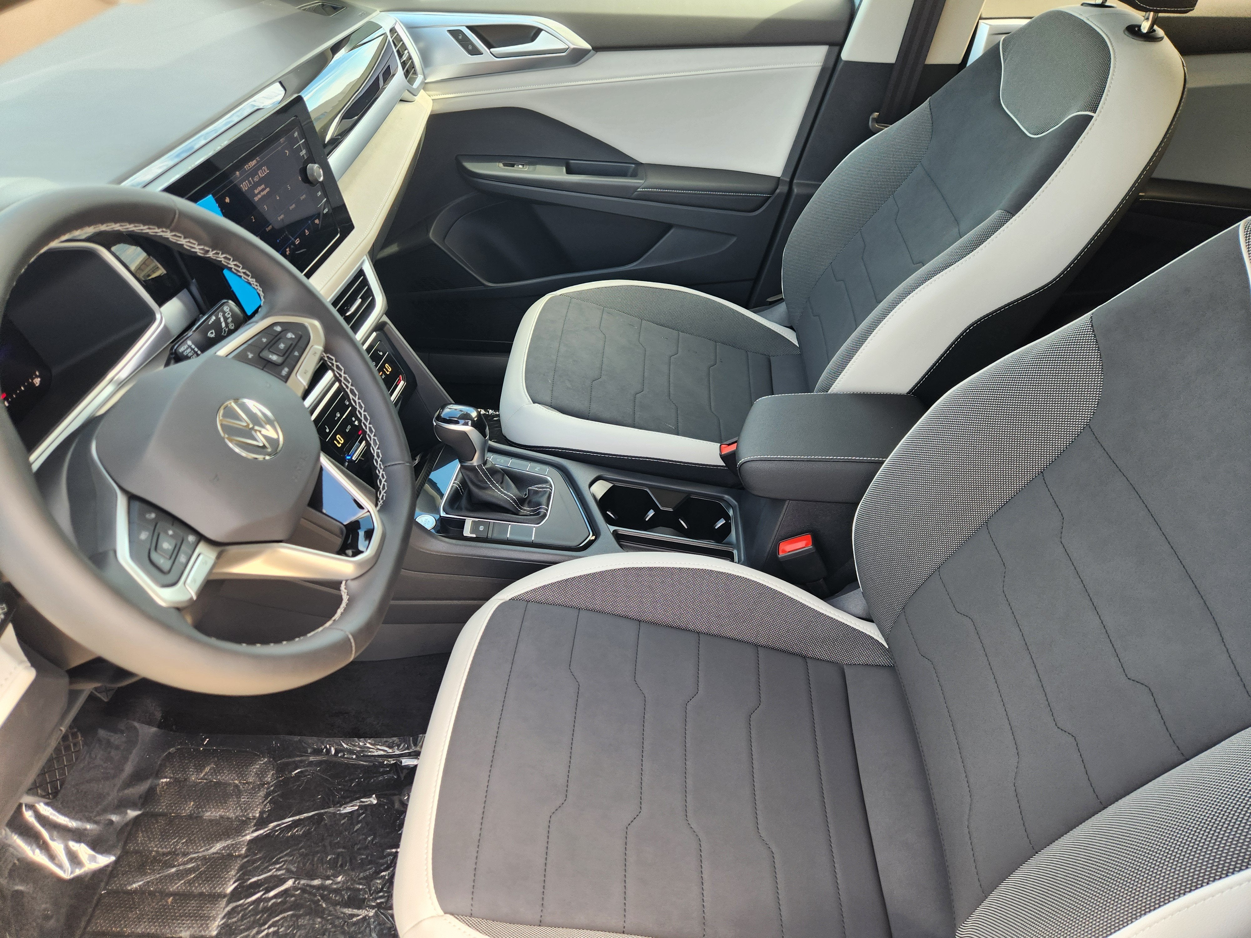 2027 Volkswagen Taos SE