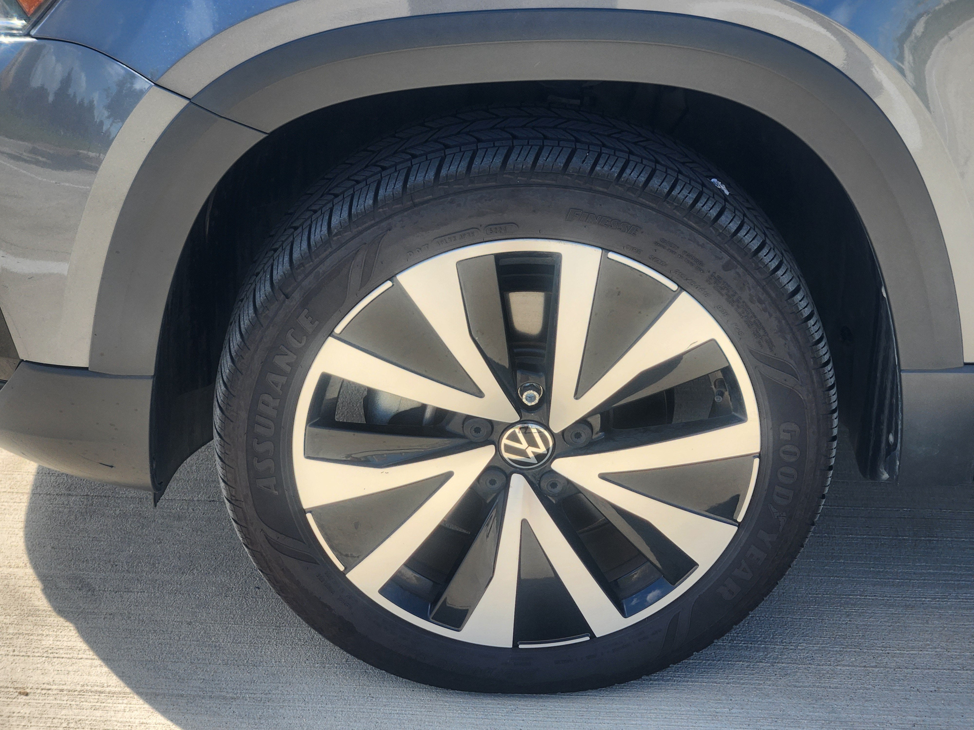 2024 Volkswagen Taos SE