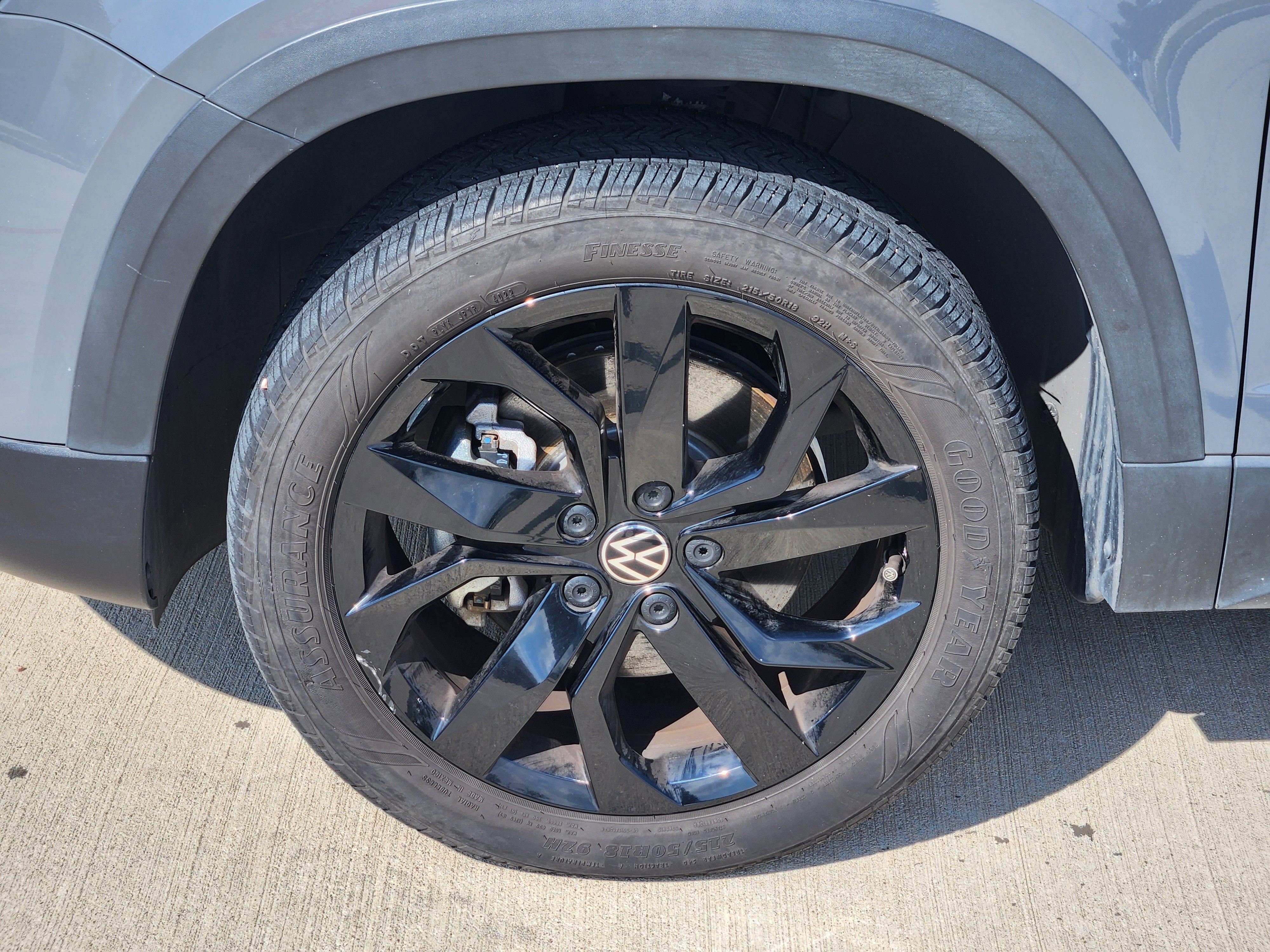 2023 Volkswagen Taos SE