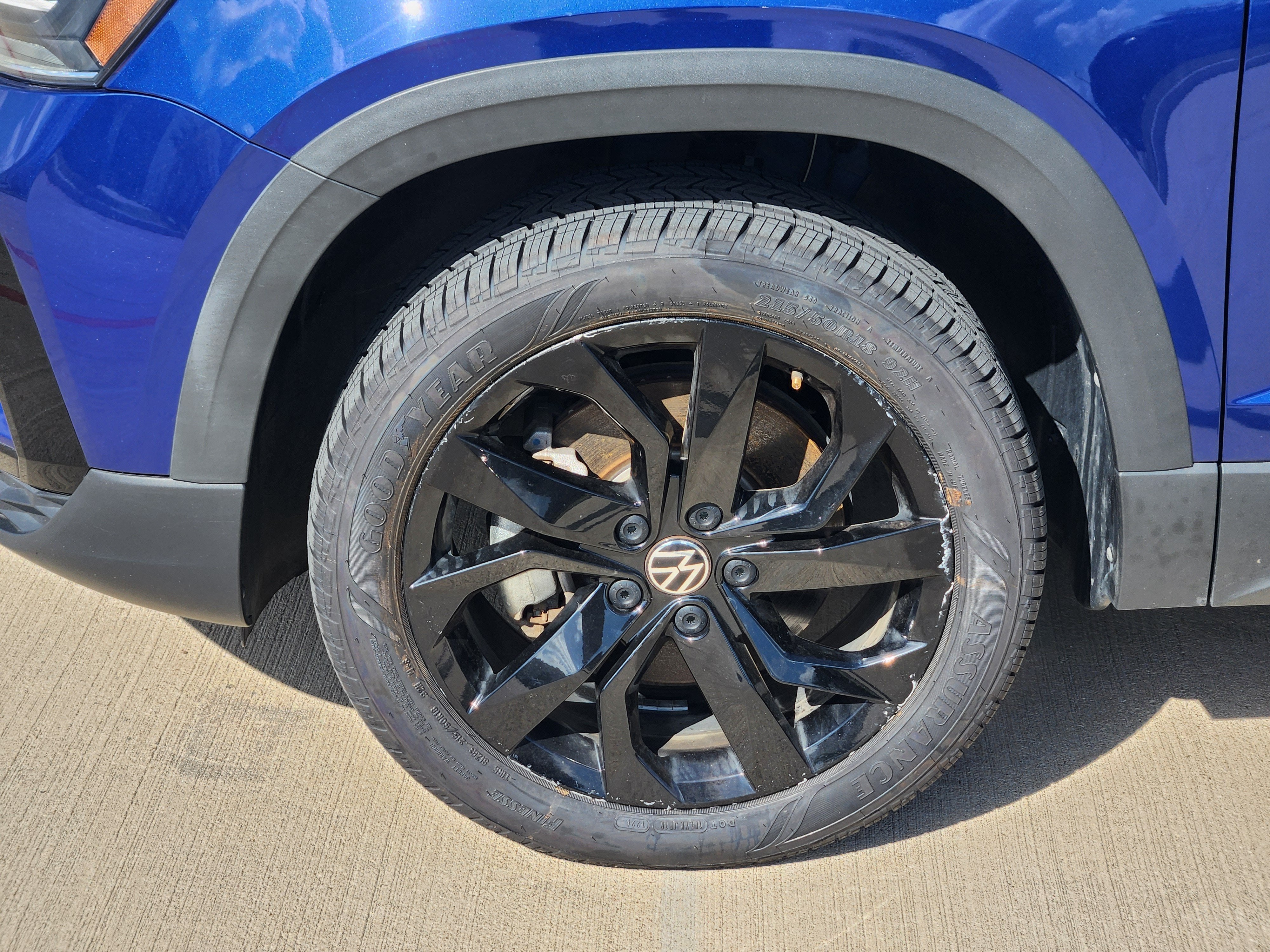 2023 Volkswagen Taos SE