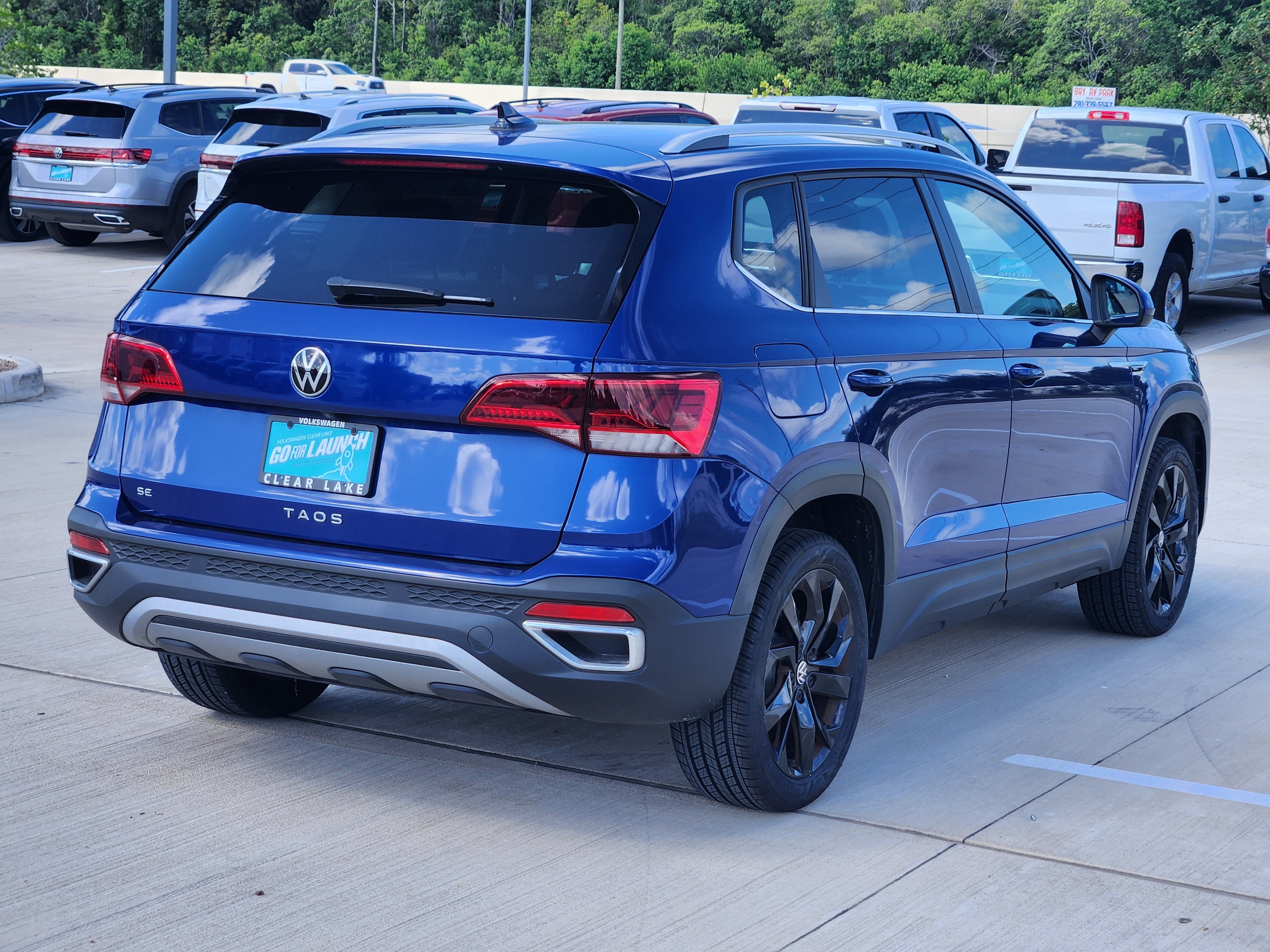 2023 Volkswagen Taos SE