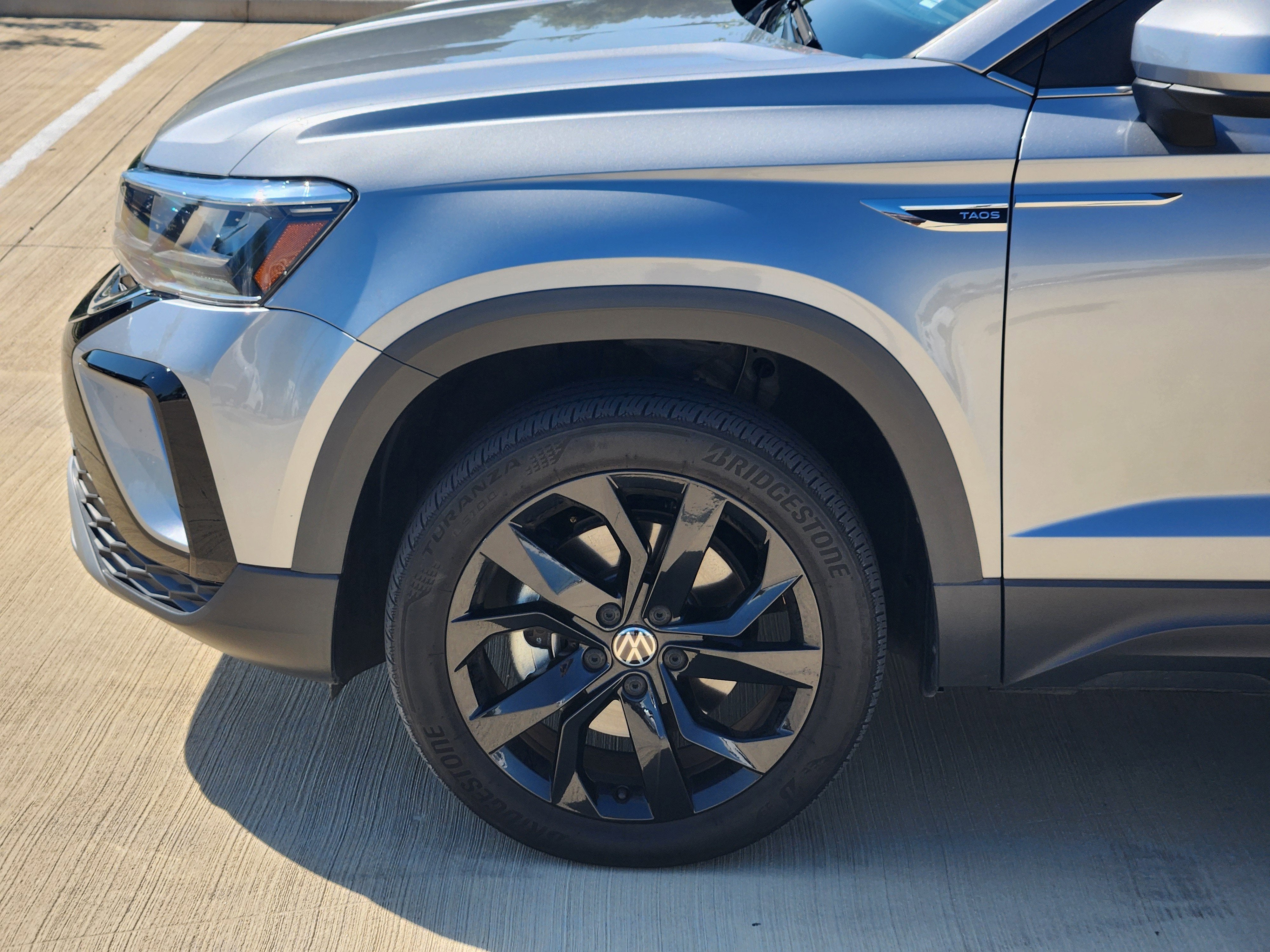 2023 Volkswagen Taos SE