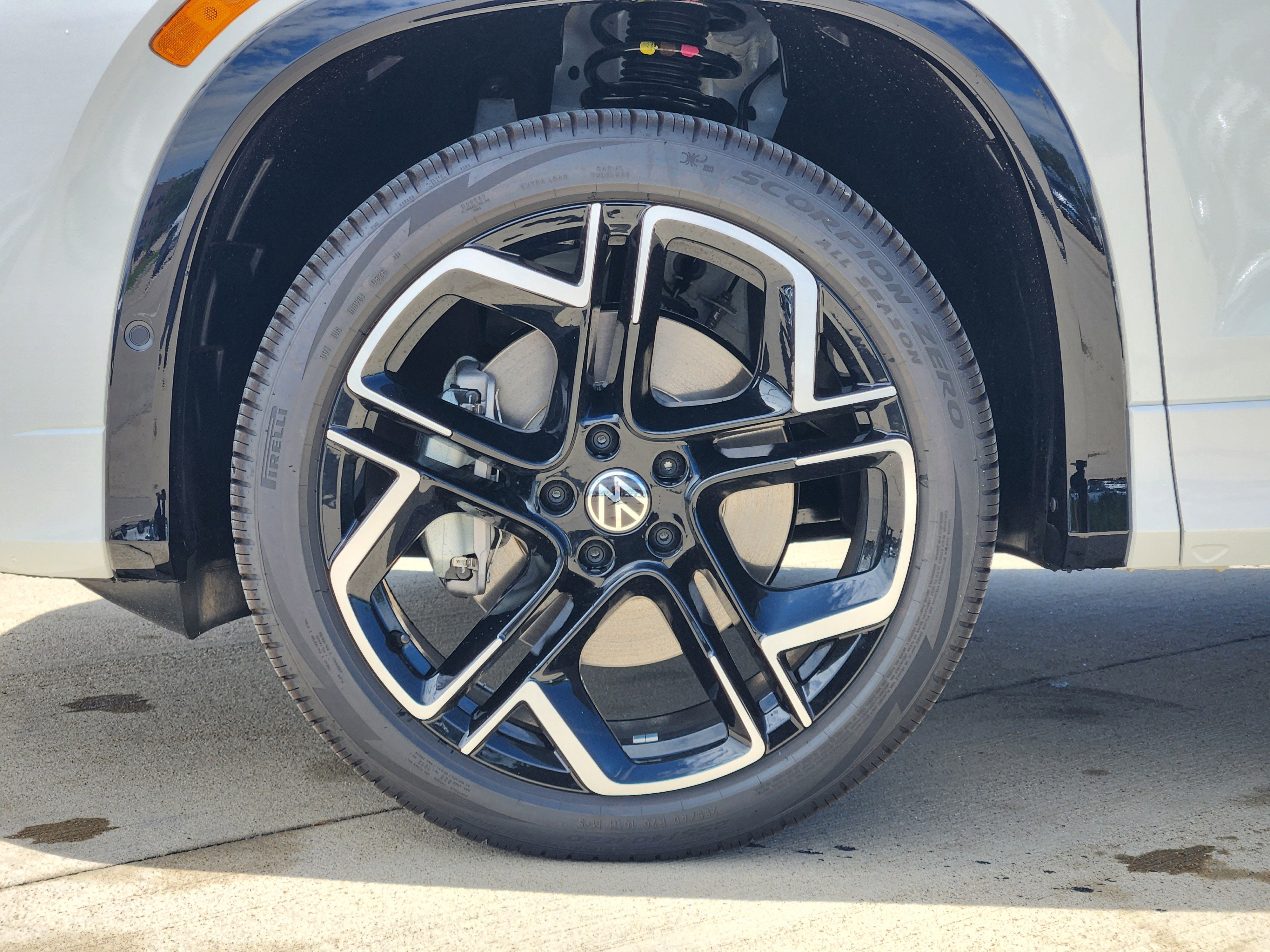 2026 Volkswagen Tiguan SEL R-Line Turbo