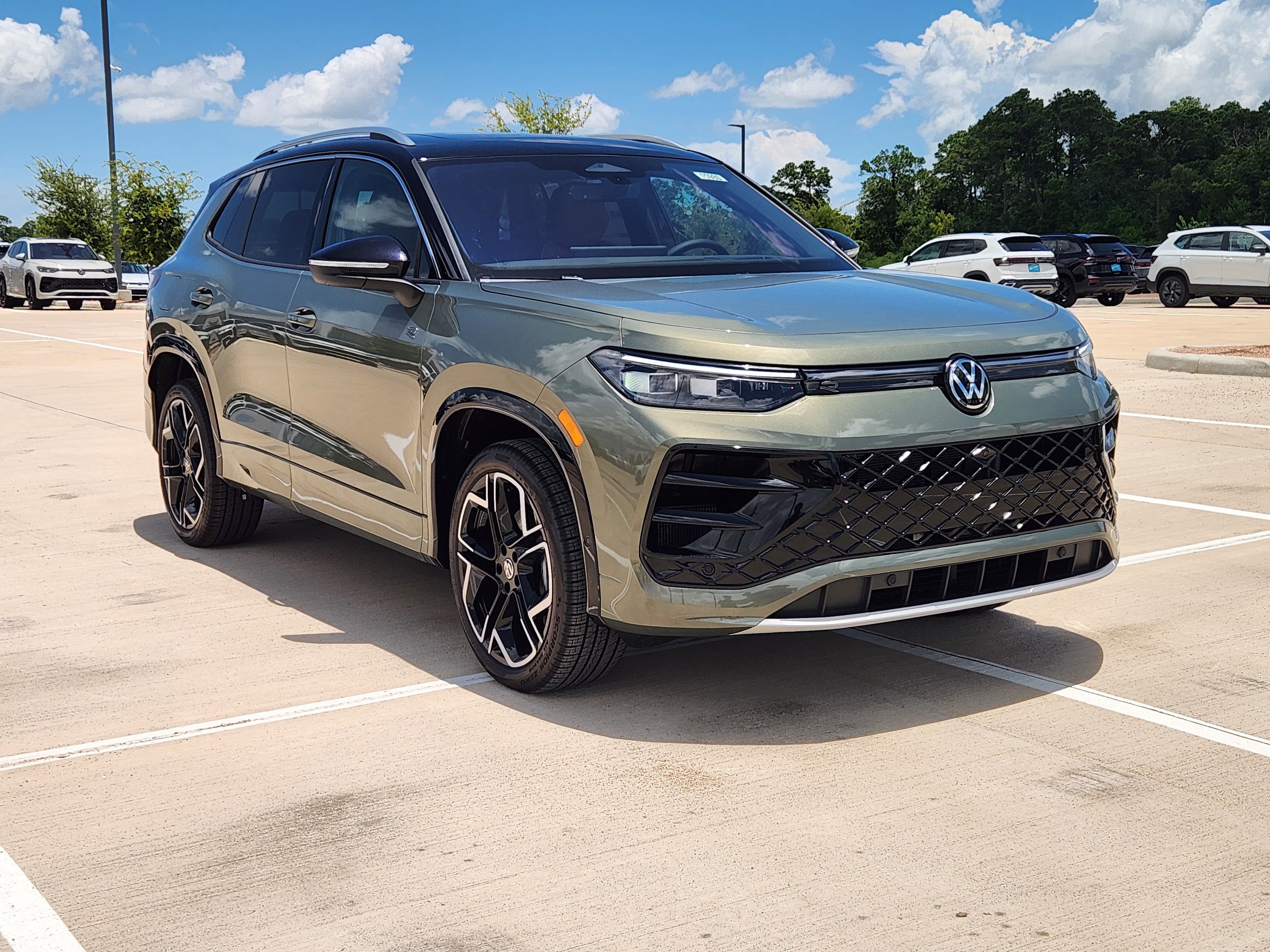 2026 Volkswagen Tiguan SEL R-Line Turbo