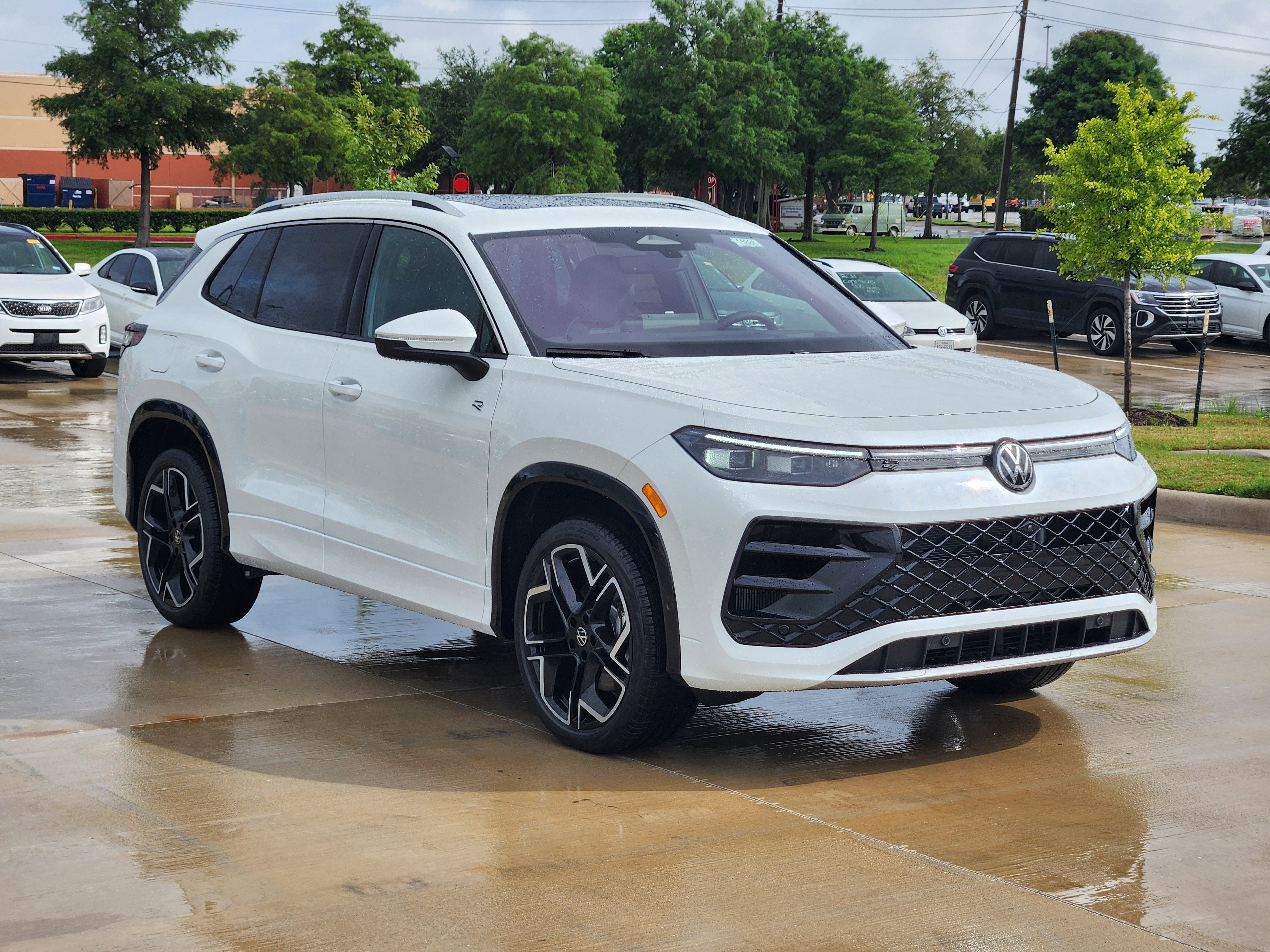 2026 Volkswagen Tiguan SEL R-Line Turbo