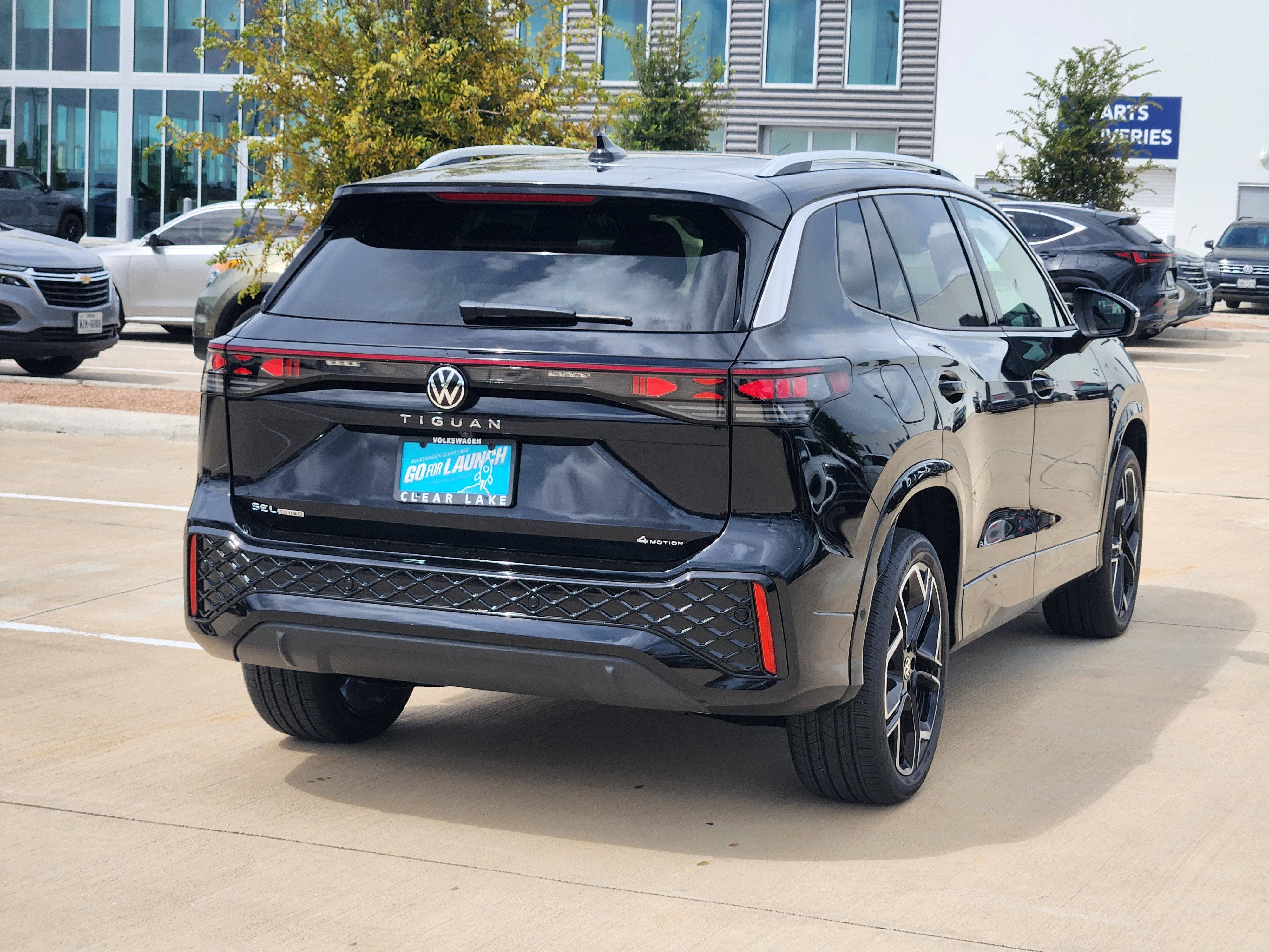 2026 Volkswagen Tiguan SEL R-Line Turbo