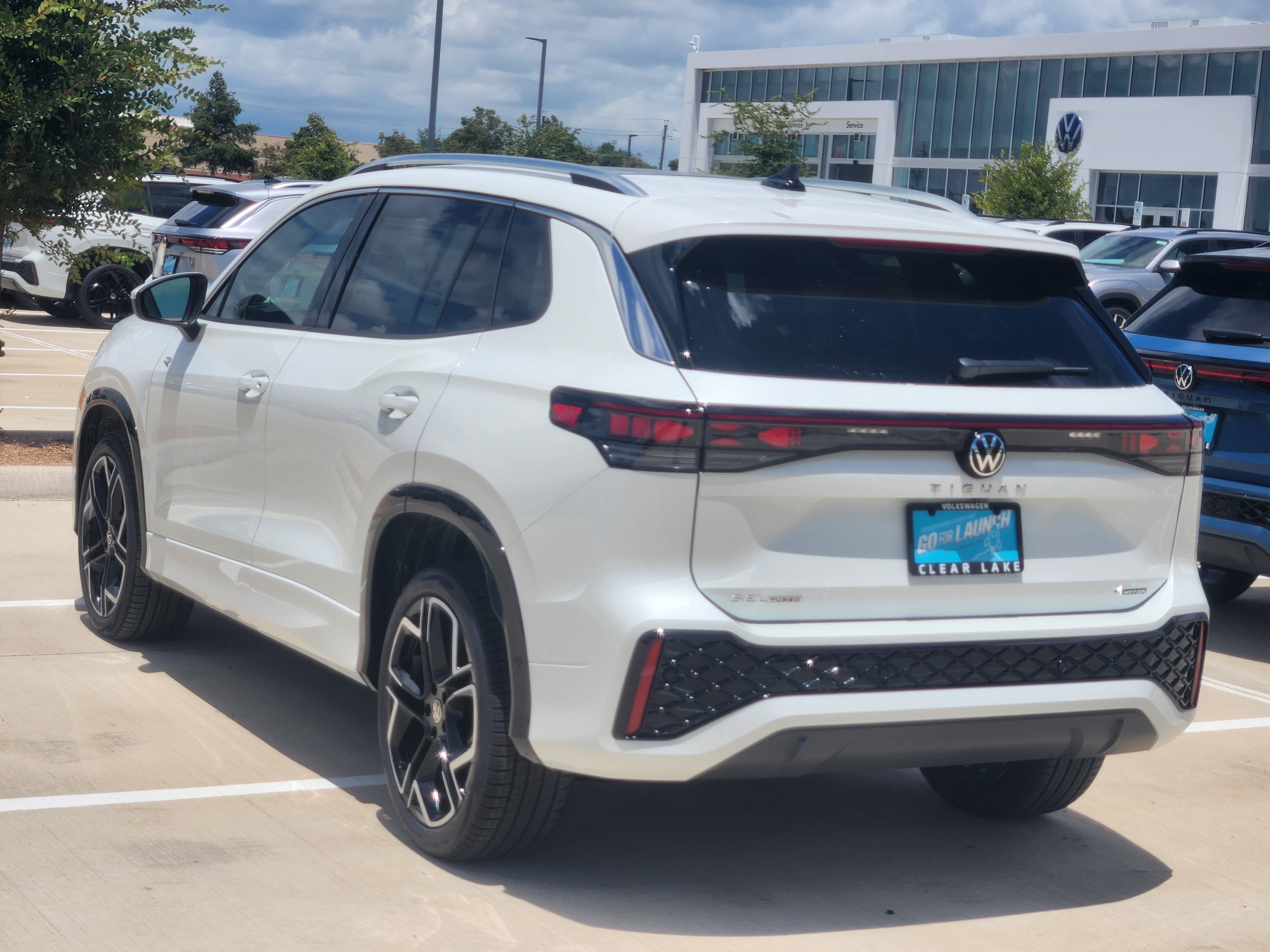 2026 Volkswagen Tiguan SEL R-Line Turbo