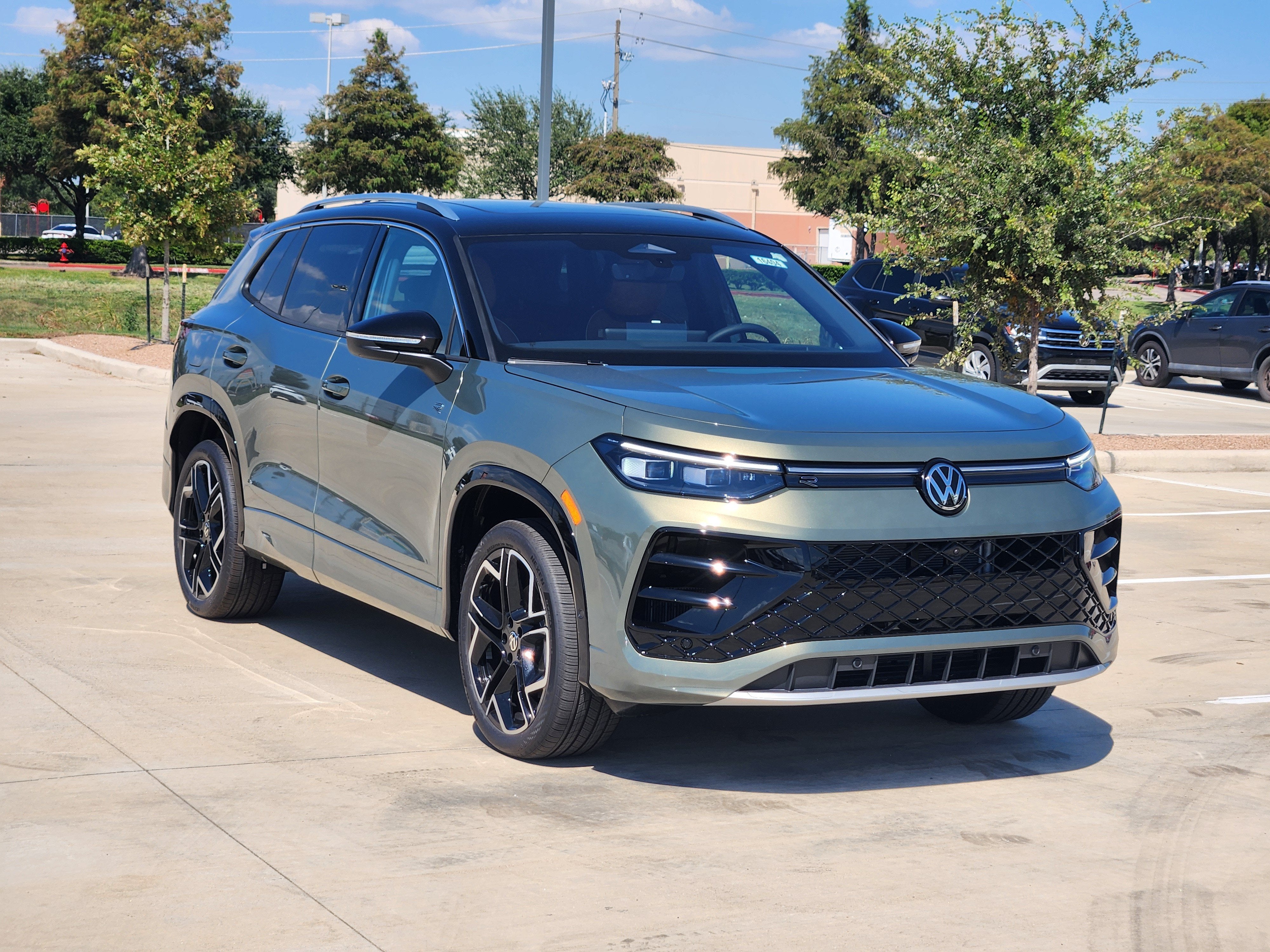 2026 Volkswagen Tiguan SEL R-Line Turbo