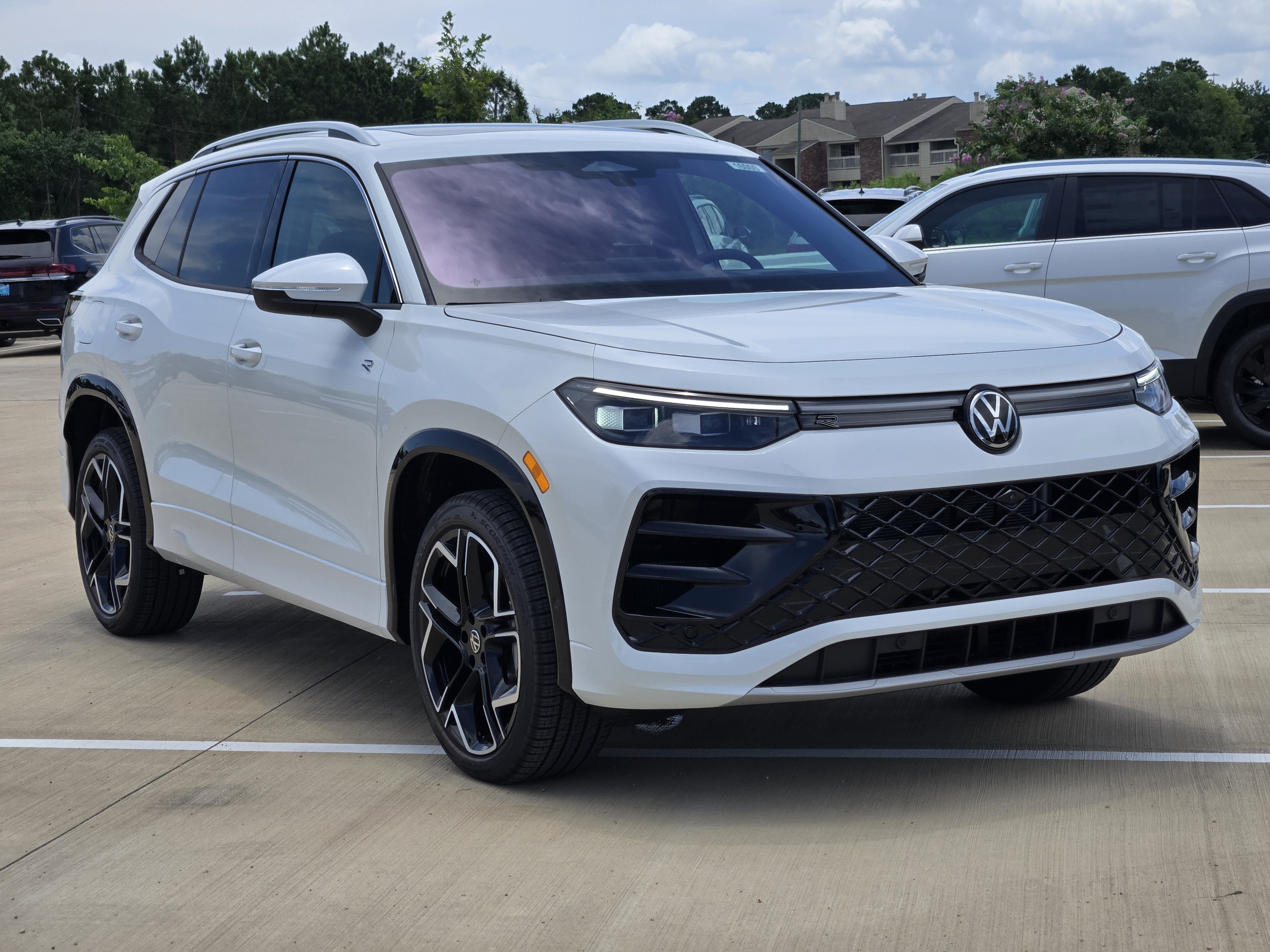 2026 Volkswagen Tiguan SEL R-Line Turbo